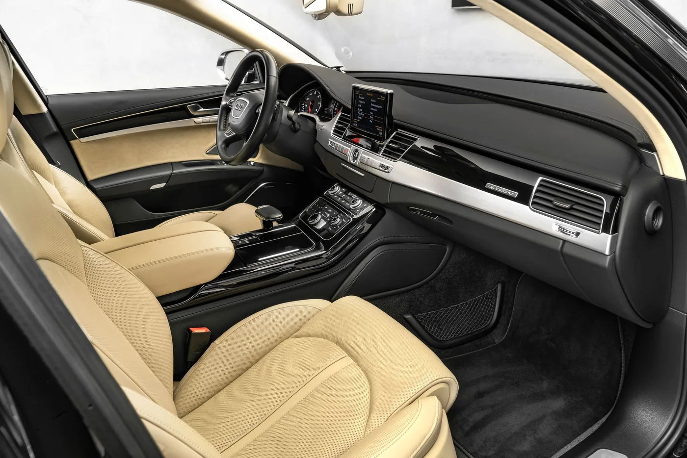 2013 Audi A8 6.3 W12 L Exclusive angeboten von einem Fachhändler in Ostrava, Tschechien, Foto 12 von 25