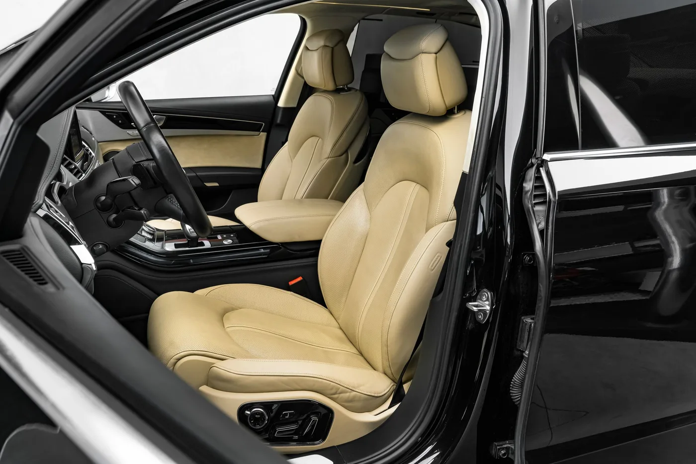 2013 Audi A8 6.3 W12 L Exclusive angeboten von einem Fachhändler in Ostrava, Tschechien, Foto 13 von 25