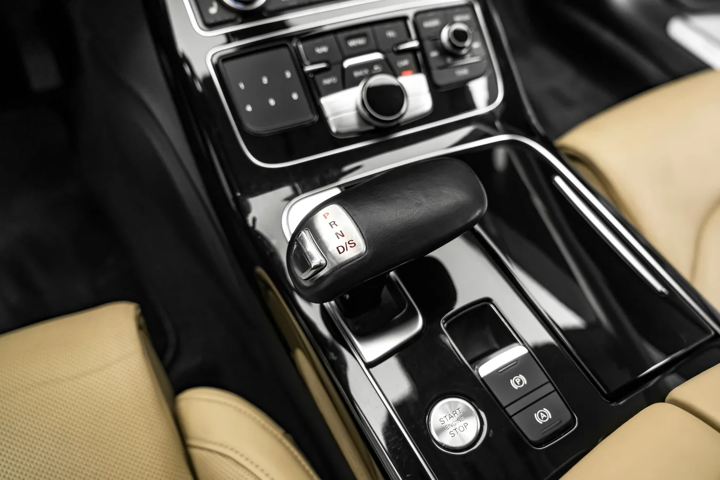 2013 Audi A8 6.3 W12 L Exclusive angeboten von einem Fachhändler in Ostrava, Tschechien, Foto 17 von 25