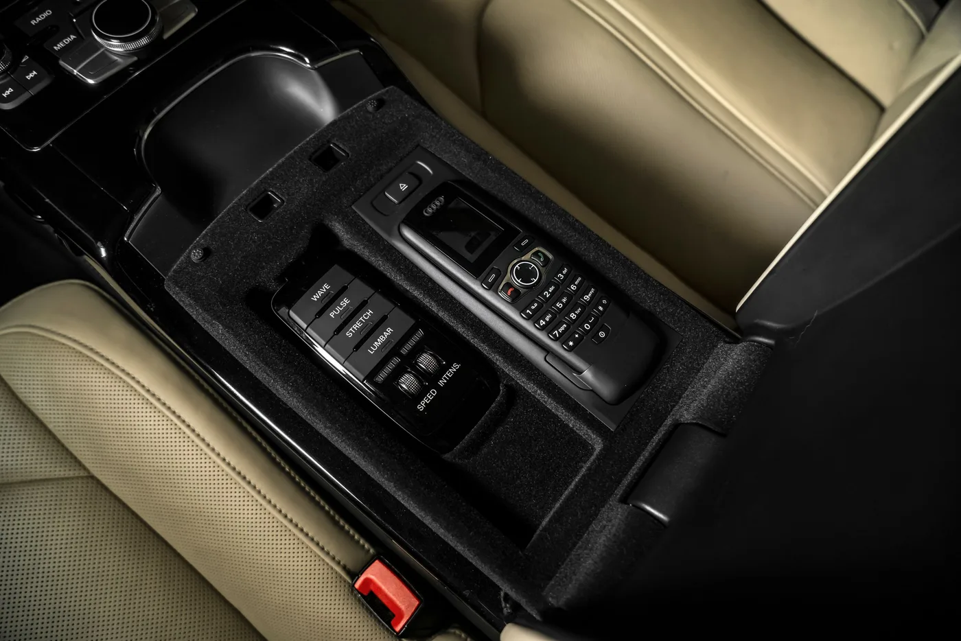 2013 Audi A8 6.3 W12 L Exclusive angeboten von einem Fachhändler in Ostrava, Tschechien, Foto 20 von 25