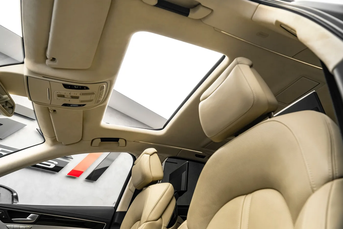 2013 Audi A8 6.3 W12 L Exclusive angeboten von einem Fachhändler in Ostrava, Tschechien, Foto 21 von 25