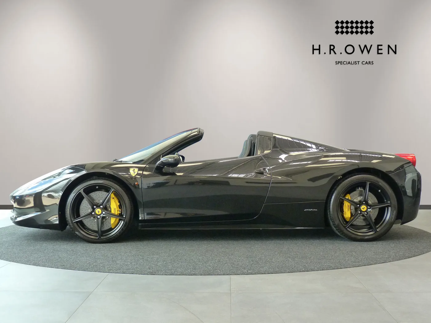 2013 Ferrari 458 Spider offered by a franchised dealer group in Cheltenham, United Kingdom, photo 7 of 25
