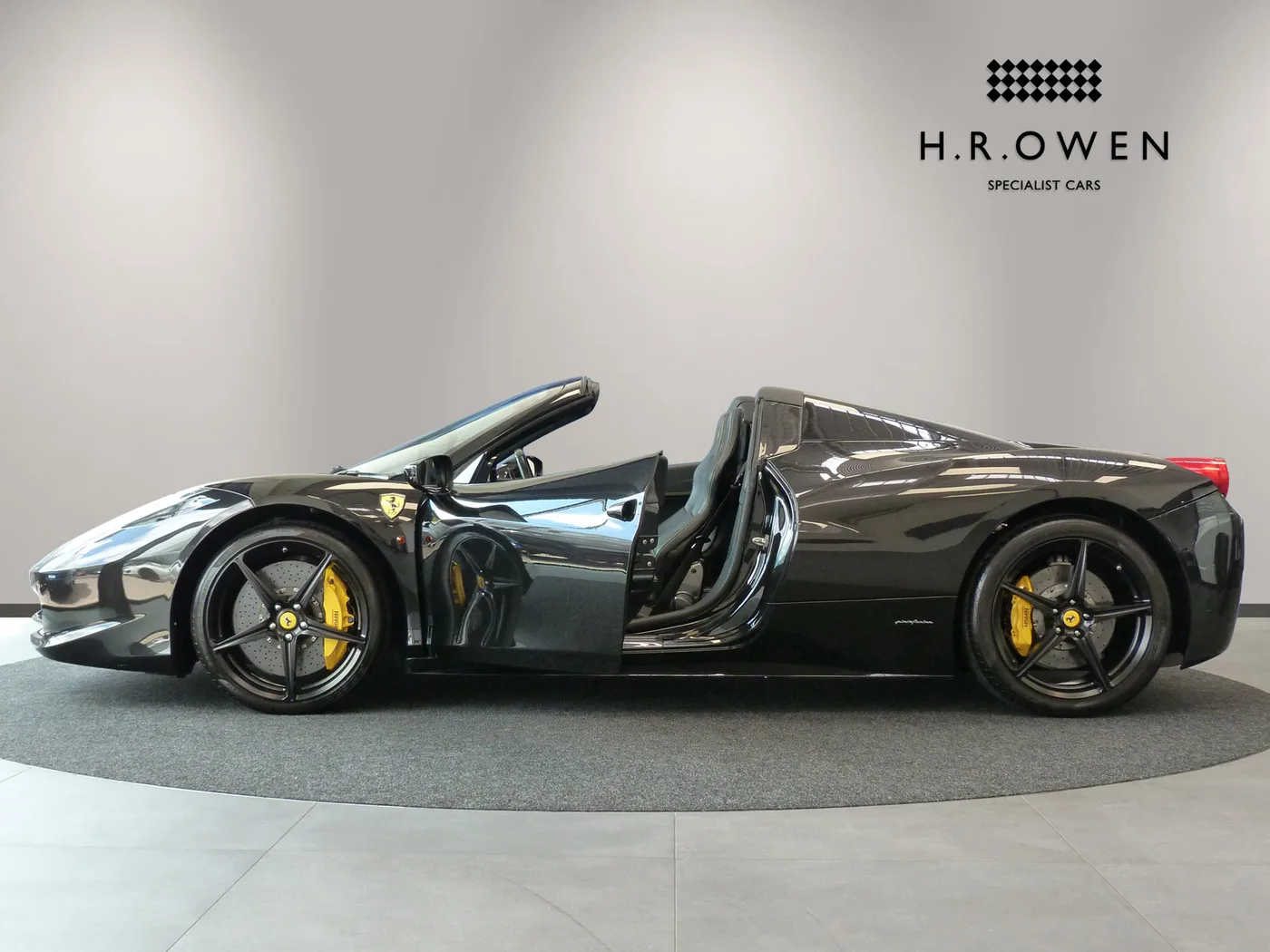 2013 Ferrari 458 Spider offered by a franchised dealer group in Cheltenham, United Kingdom, photo 8 of 25