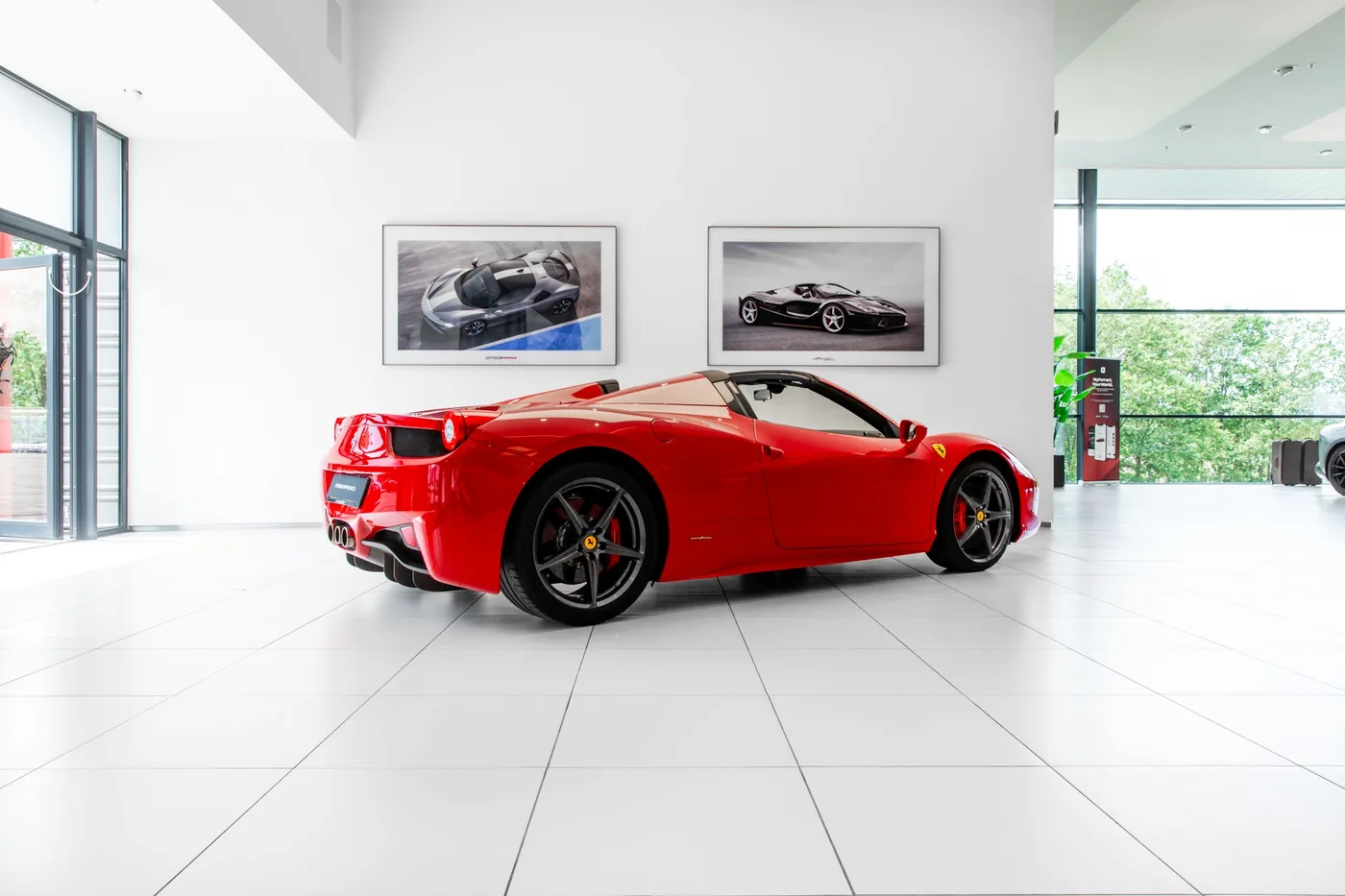 2013 Ferrari 458 Spider offered by a specialist dealer in Hengelo, Netherlands, photo 3 of 15