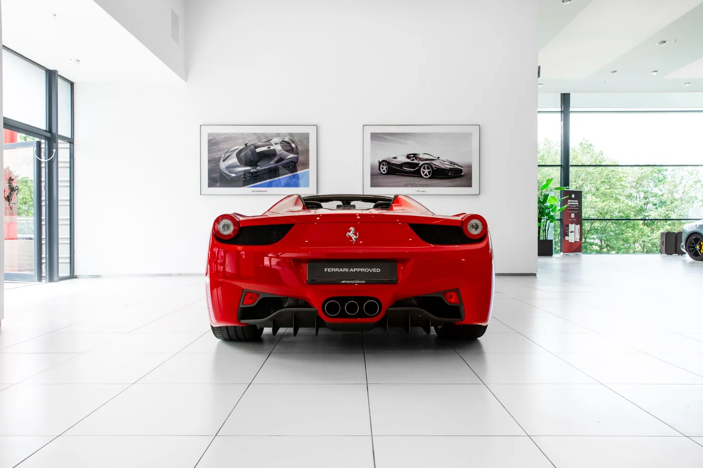 2013 Ferrari 458 Spider offered by a specialist dealer in Hengelo, Netherlands, photo 4 of 15