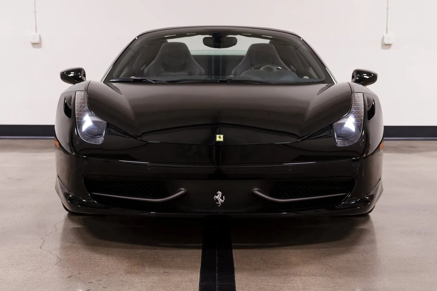 2013 Ferrari 458 Spider sold by a specialist dealer in Costa Mesa, United States, photo 3 of 15