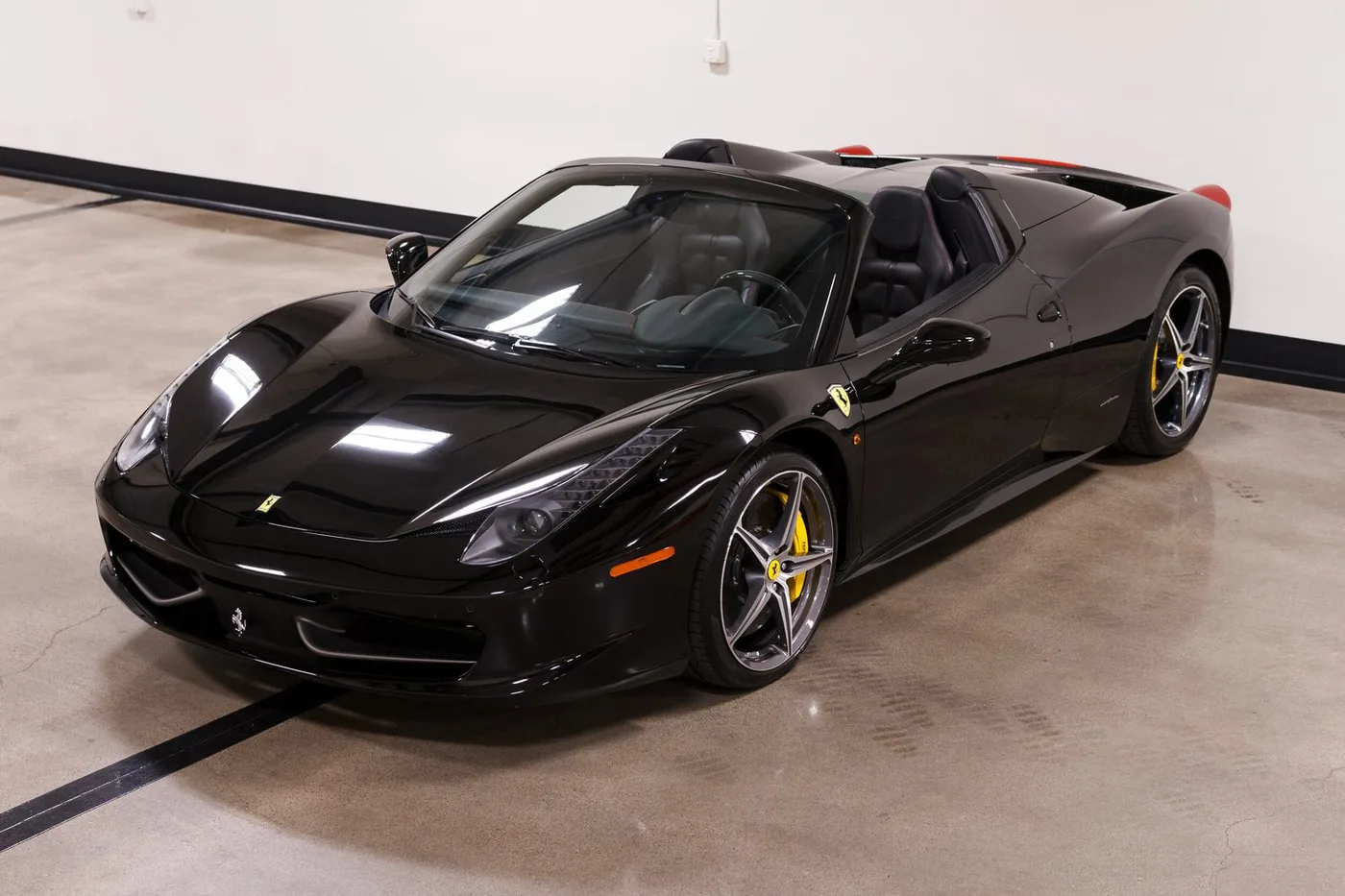 2013 Ferrari 458 Spider sold by a specialist dealer in Costa Mesa, United States, photo 11 of 15