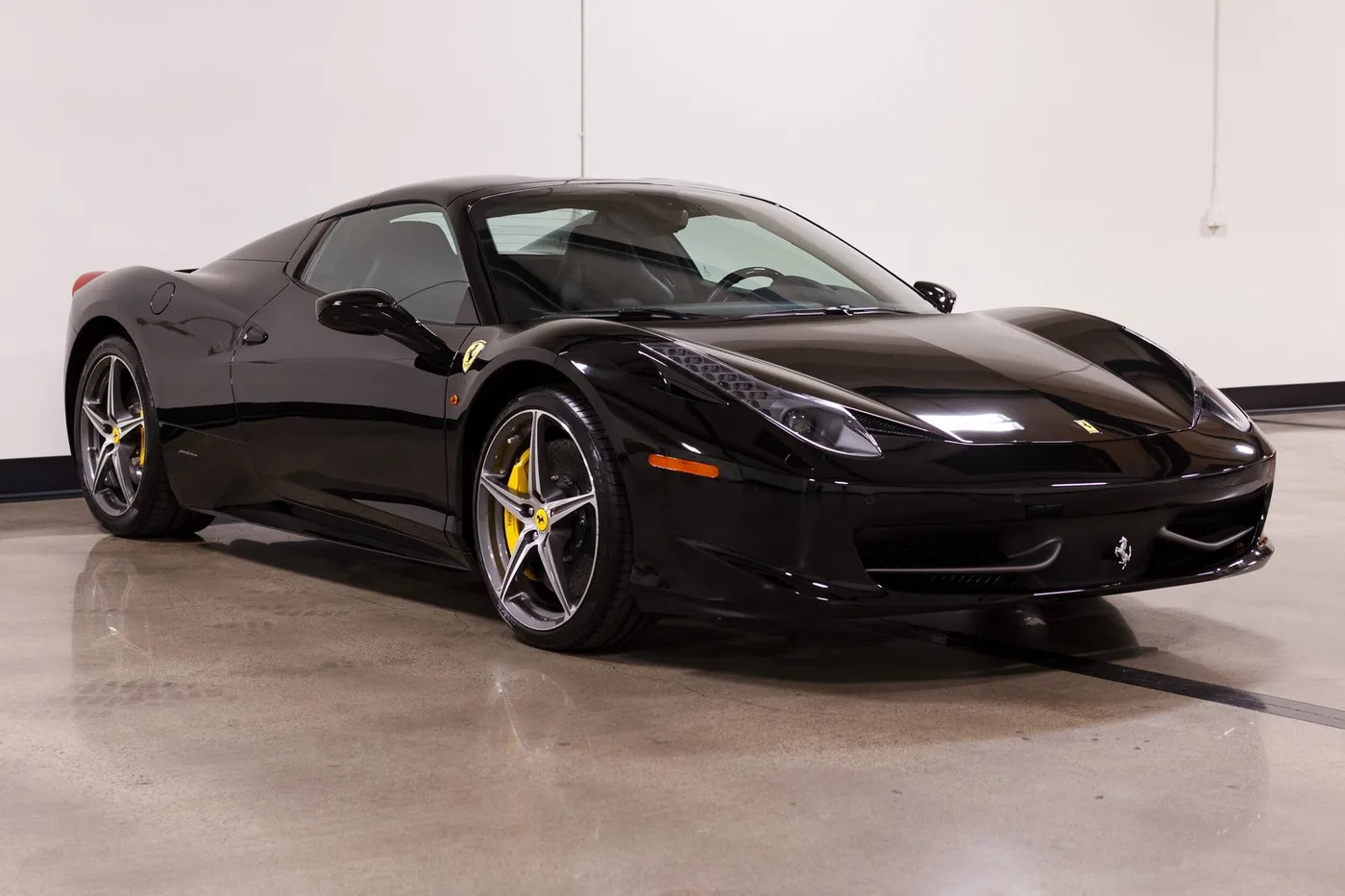 2013 Ferrari 458 Spider sold by a specialist dealer in Costa Mesa, United States, photo 14 of 15