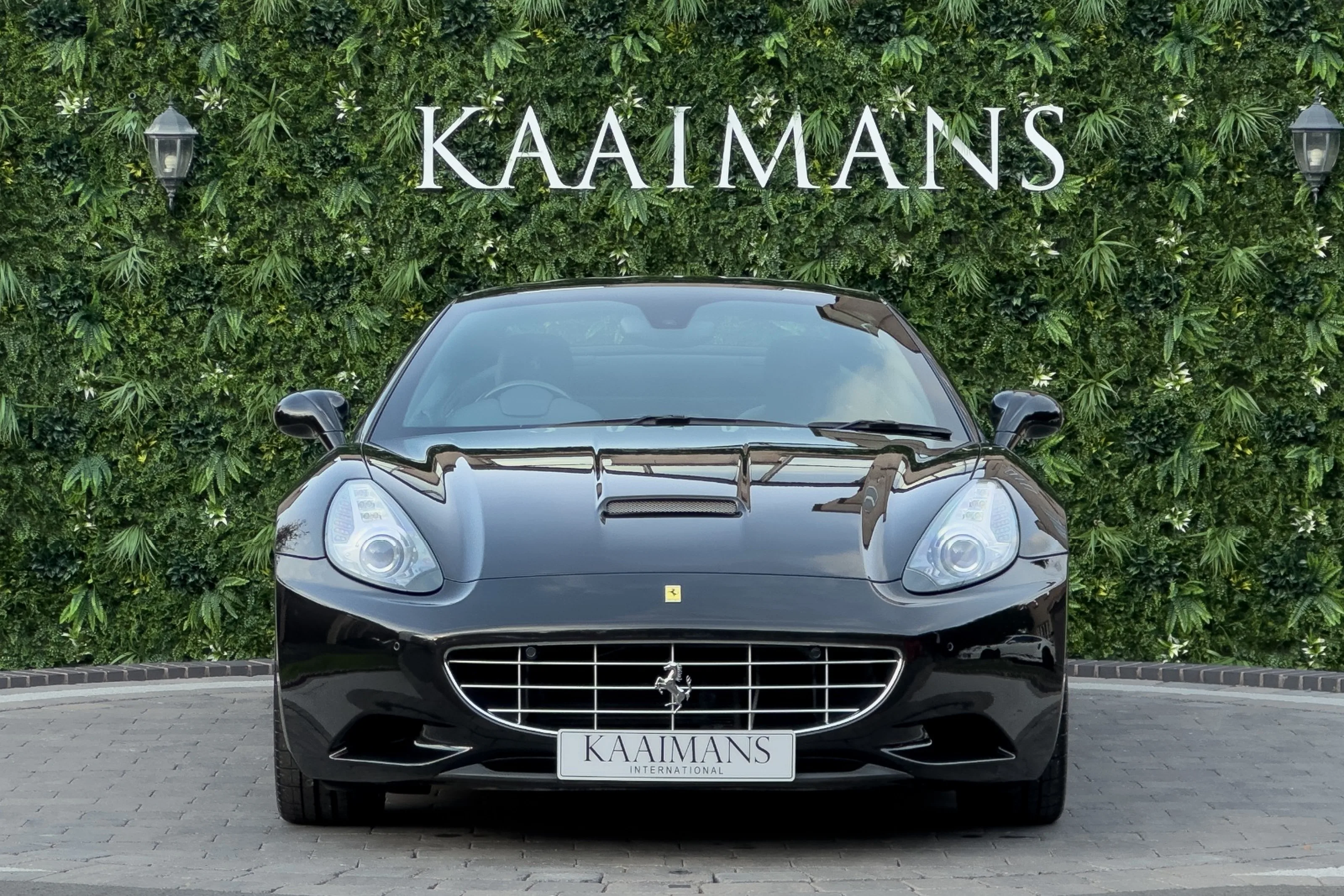 2013 Ferrari California 30, 2/30