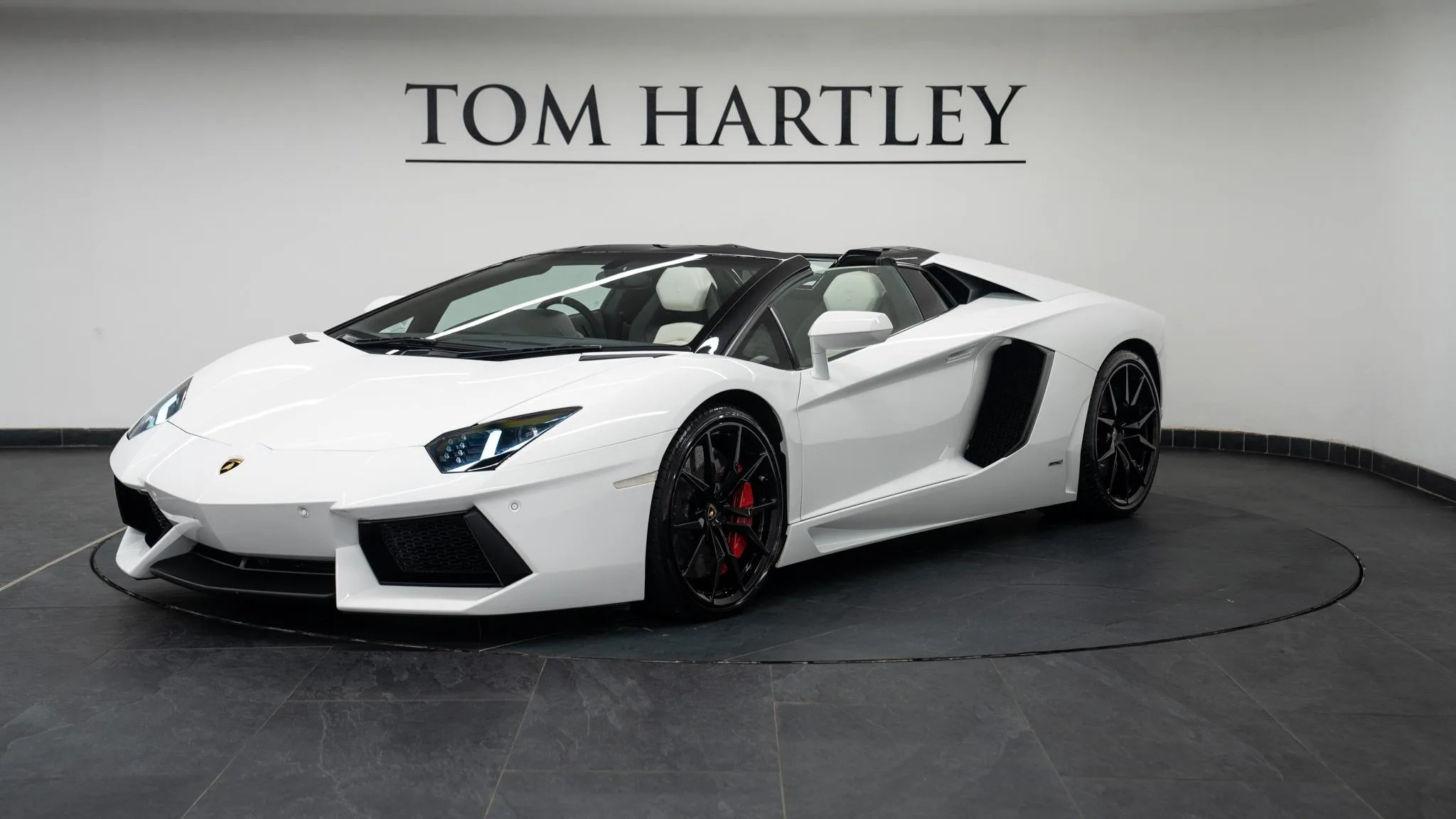 2013 Lamborghini Aventador Roadster LP 700-4, 3/30