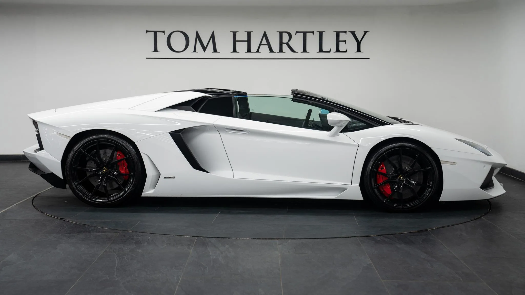2013 Lamborghini Aventador Roadster LP 700-4, 8/30