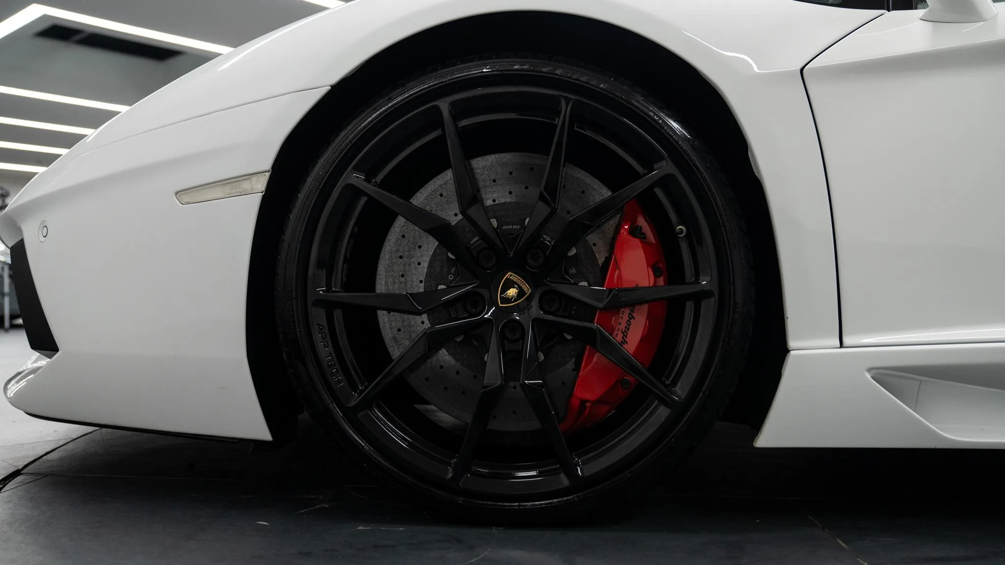 2013 Lamborghini Aventador Roadster LP 700-4, 18/30
