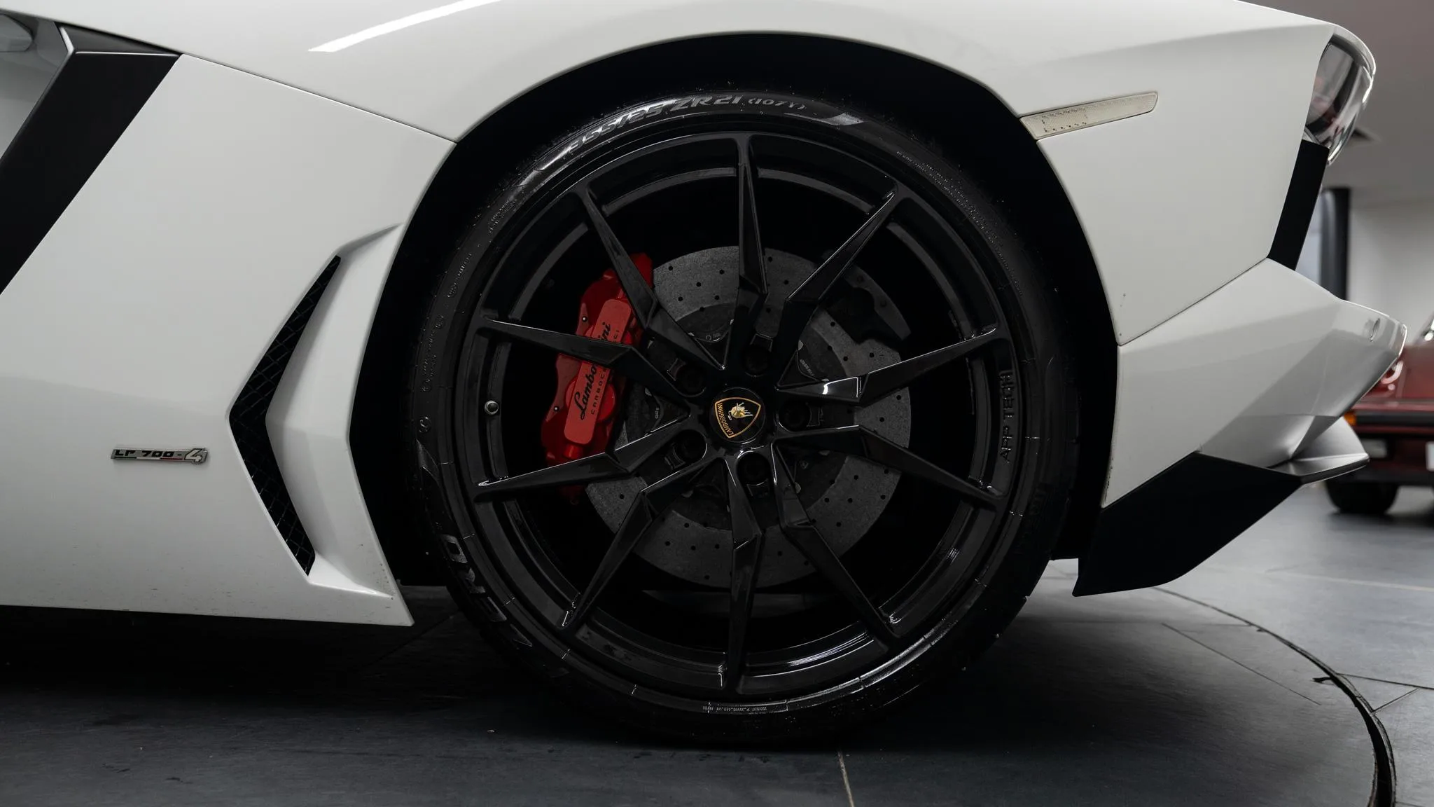 2013 Lamborghini Aventador Roadster LP 700-4, 19/30