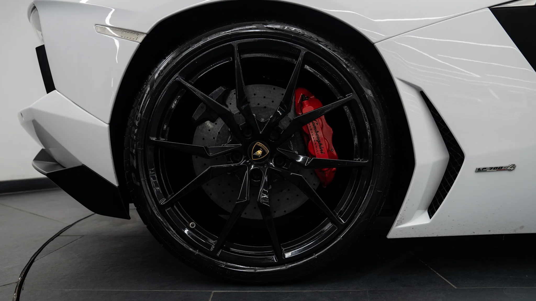 2013 Lamborghini Aventador Roadster LP 700-4, 20/30