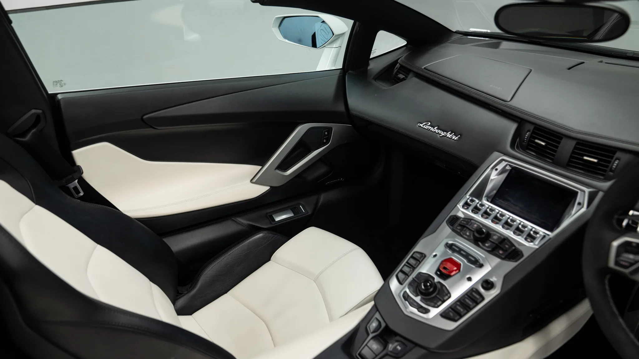 2013 Lamborghini Aventador Roadster LP 700-4, 25/30