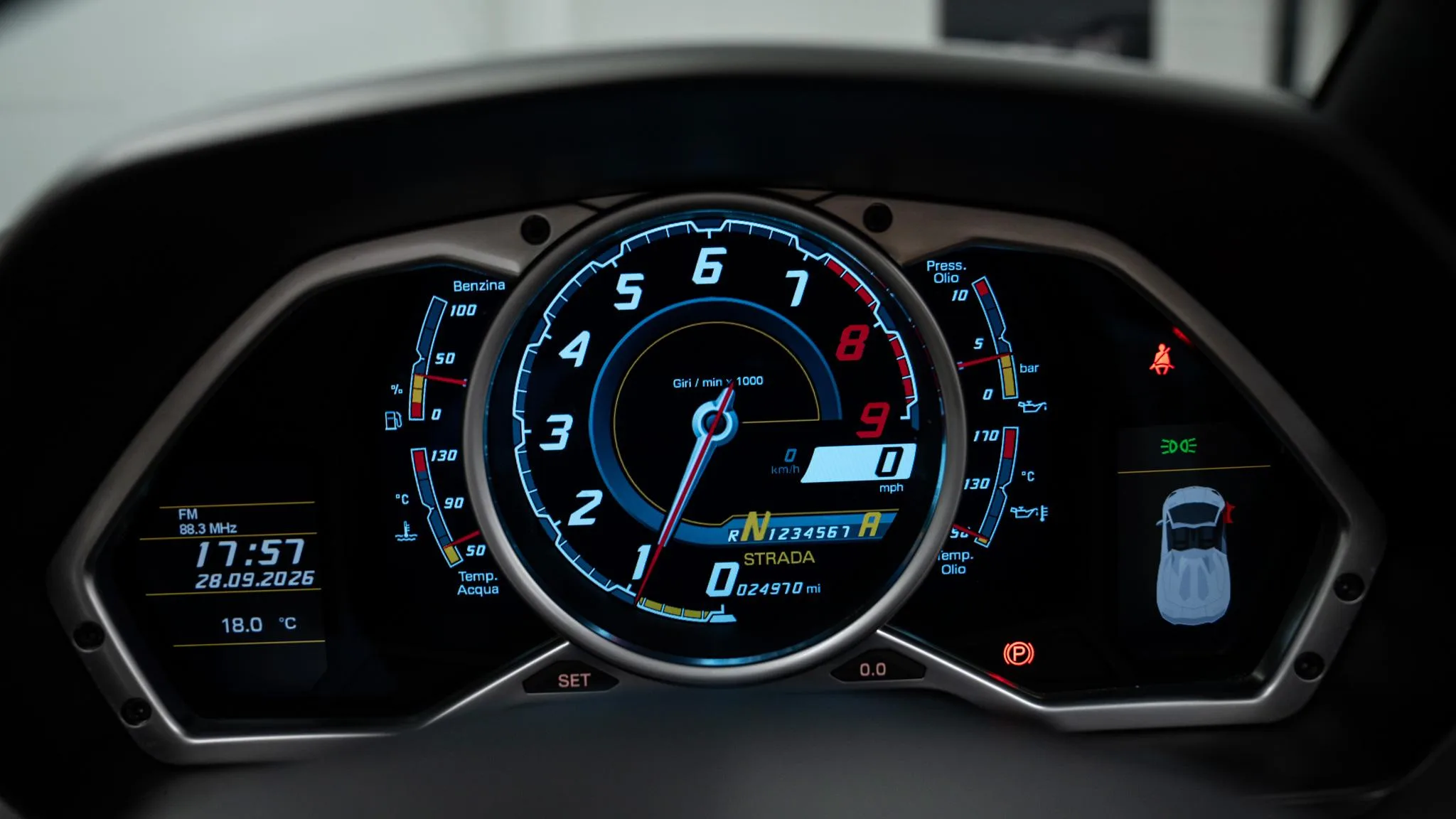 2013 Lamborghini Aventador Roadster LP 700-4, 28/30