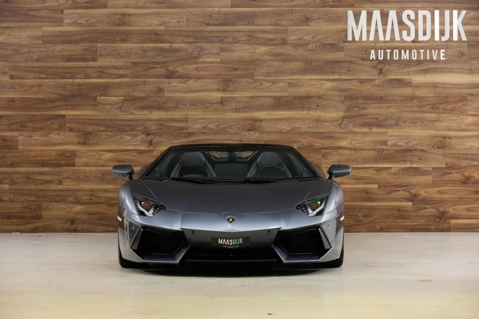 2013 Lamborghini Aventador Roadster, 2/30