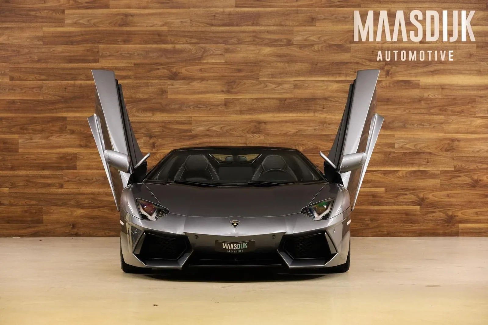 2013 Lamborghini Aventador Roadster, 3/30