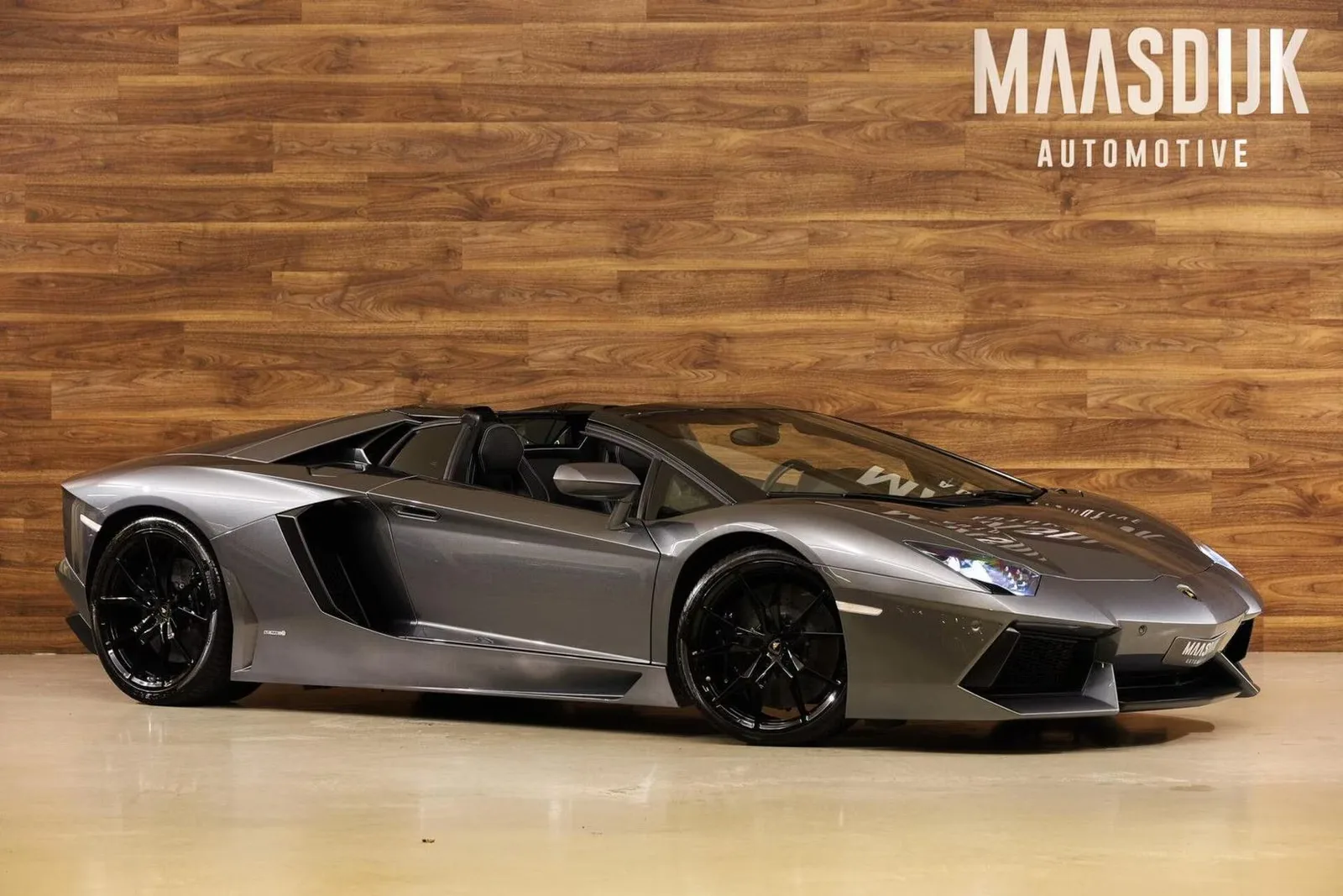 2013 Lamborghini Aventador Roadster, 5/30