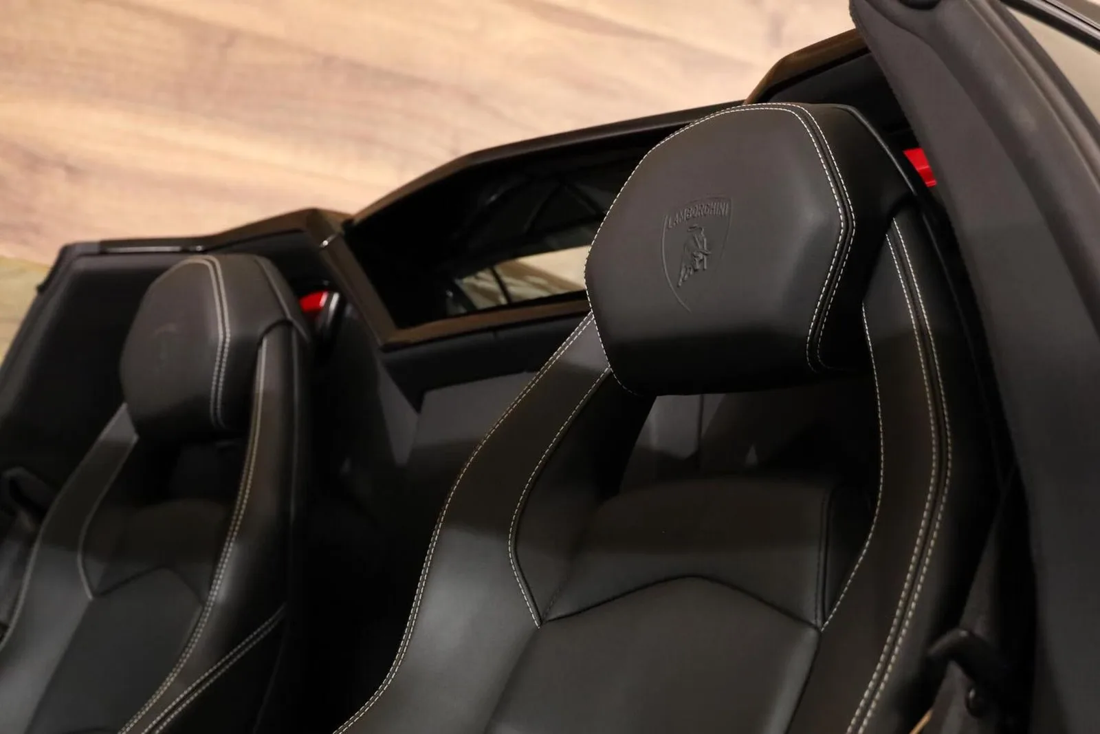 2013 Lamborghini Aventador Roadster, 9/30