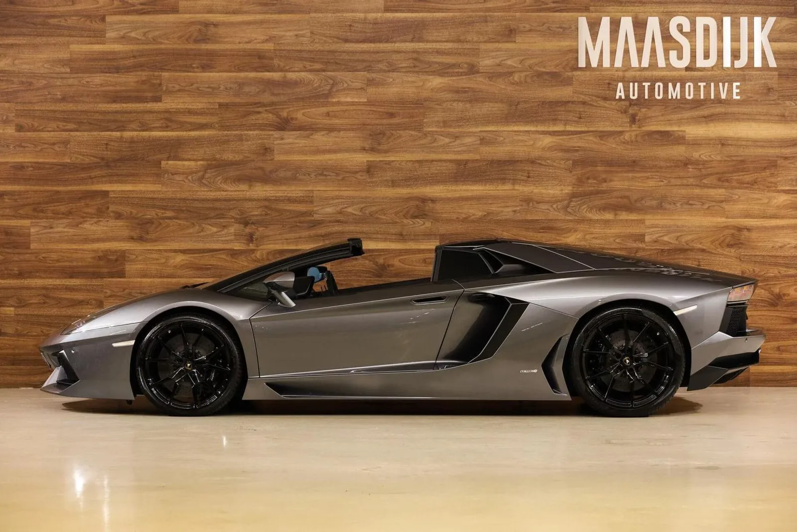 2013 Lamborghini Aventador Roadster, 15/30