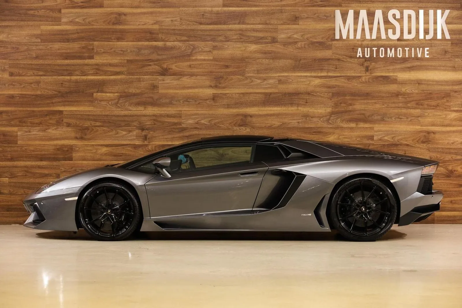 2013 Lamborghini Aventador Roadster, 16/30