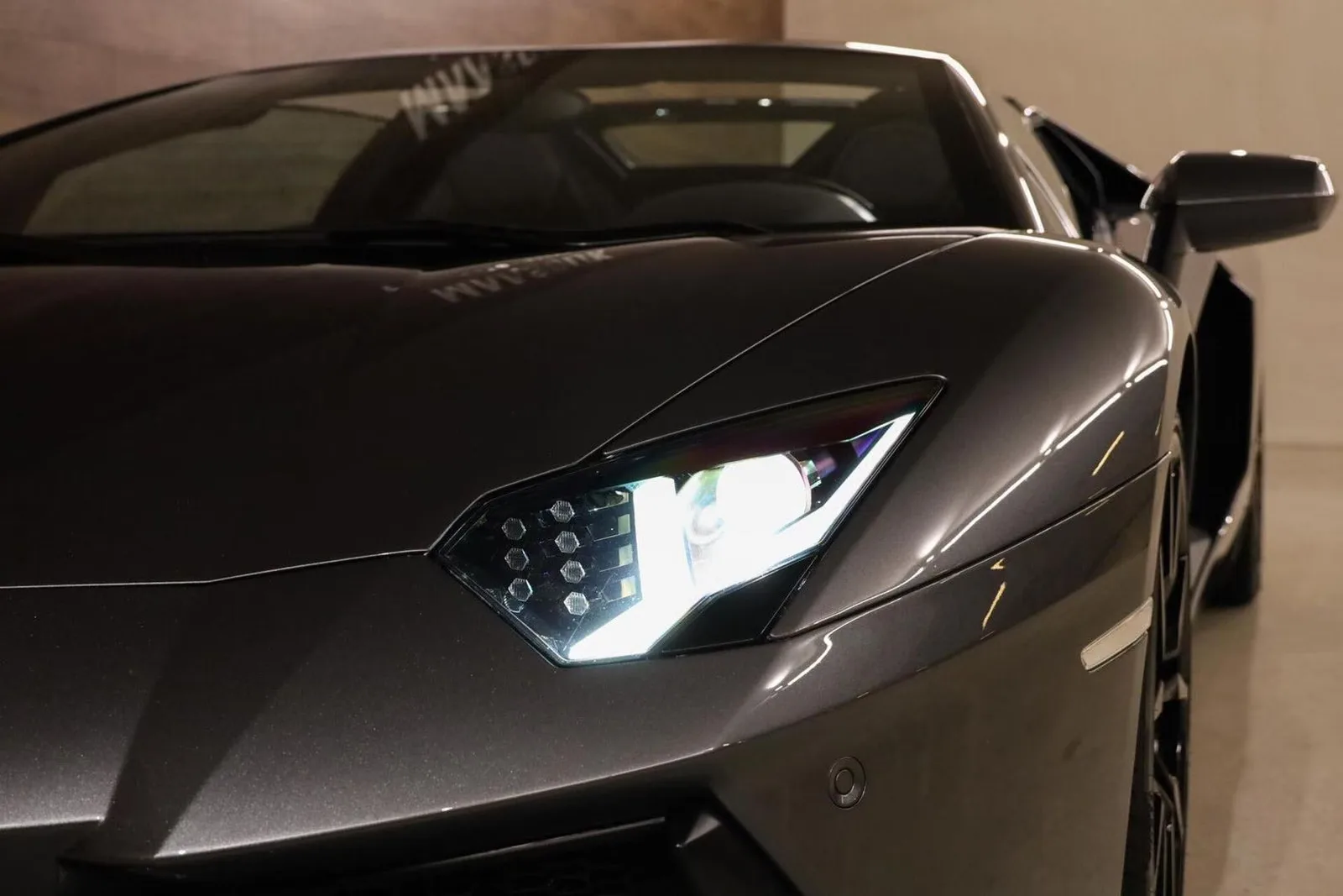 2013 Lamborghini Aventador Roadster, 23/30