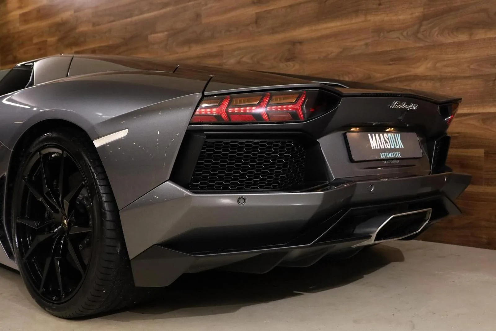 2013 Lamborghini Aventador Roadster, 29/30