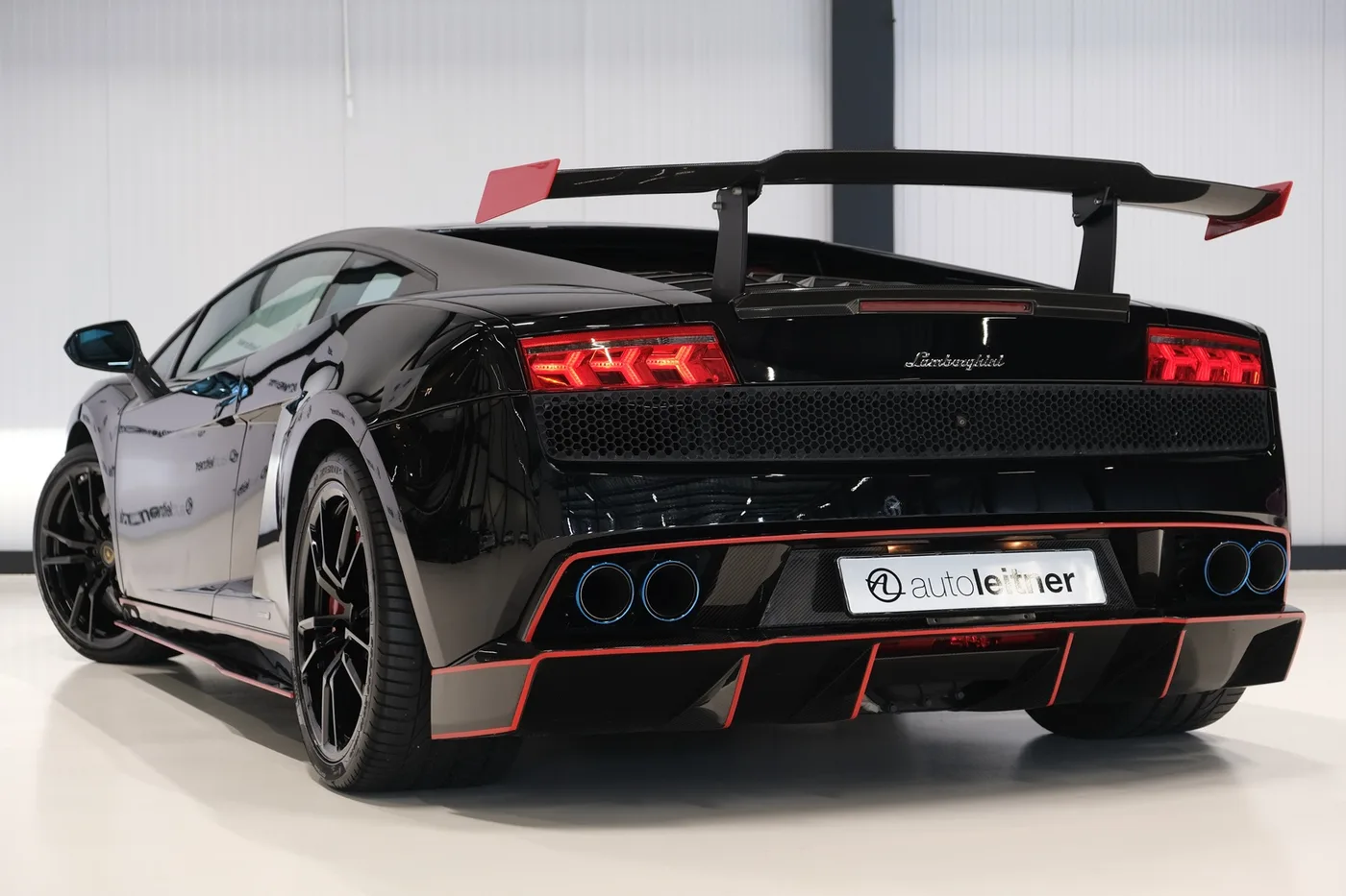 2013 Lamborghini Gallardo LP 570-4 Super Trofeo Stradale offered by a collector car dealer in Alkmaar, Netherlands, photo 9 of 15