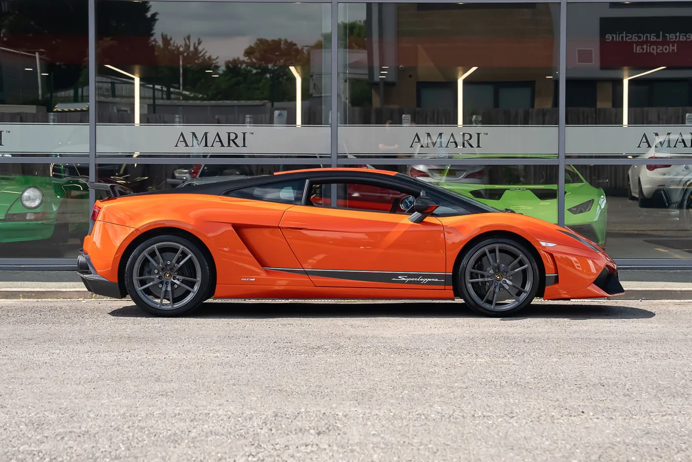2013 Lamborghini Gallardo LP 570-4 Superleggera offered by a supercar dealer in Preston, United Kingdom, photo 2 of 25