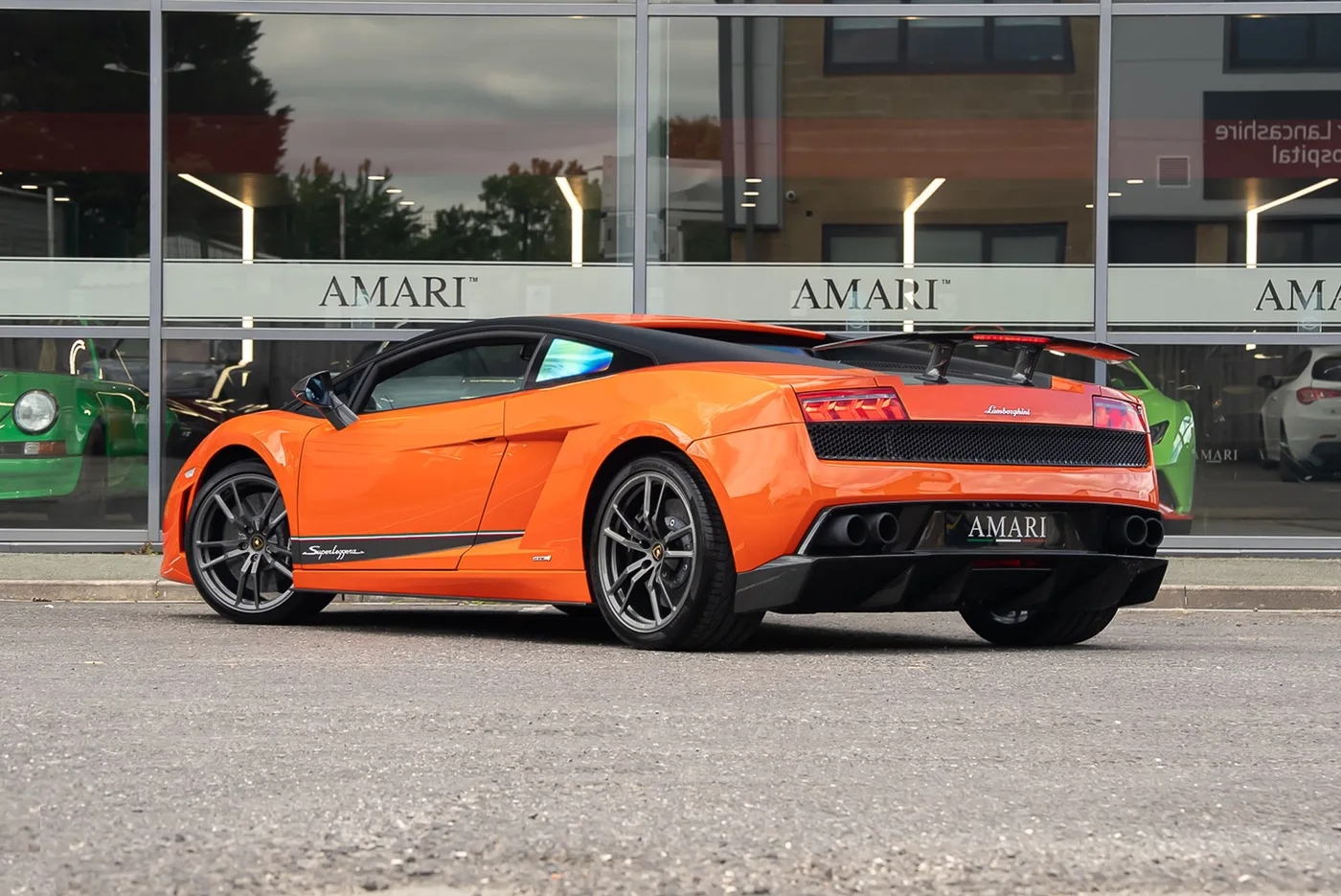 2013 Lamborghini Gallardo LP 570-4 Superleggera offered by a supercar dealer in Preston, United Kingdom, photo 3 of 25