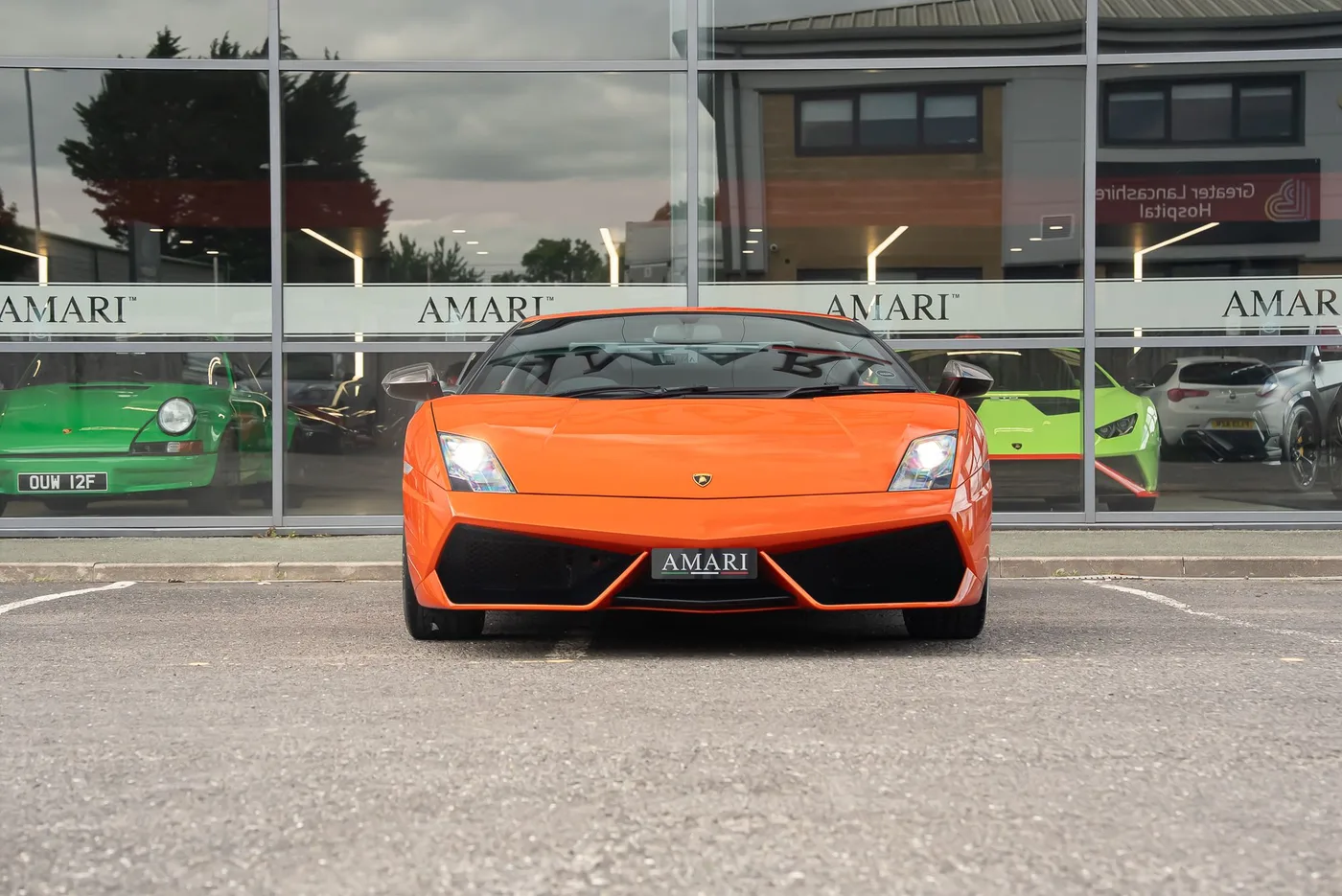 2013 Lamborghini Gallardo LP 570-4 Superleggera offered by a supercar dealer in Preston, United Kingdom, photo 4 of 25