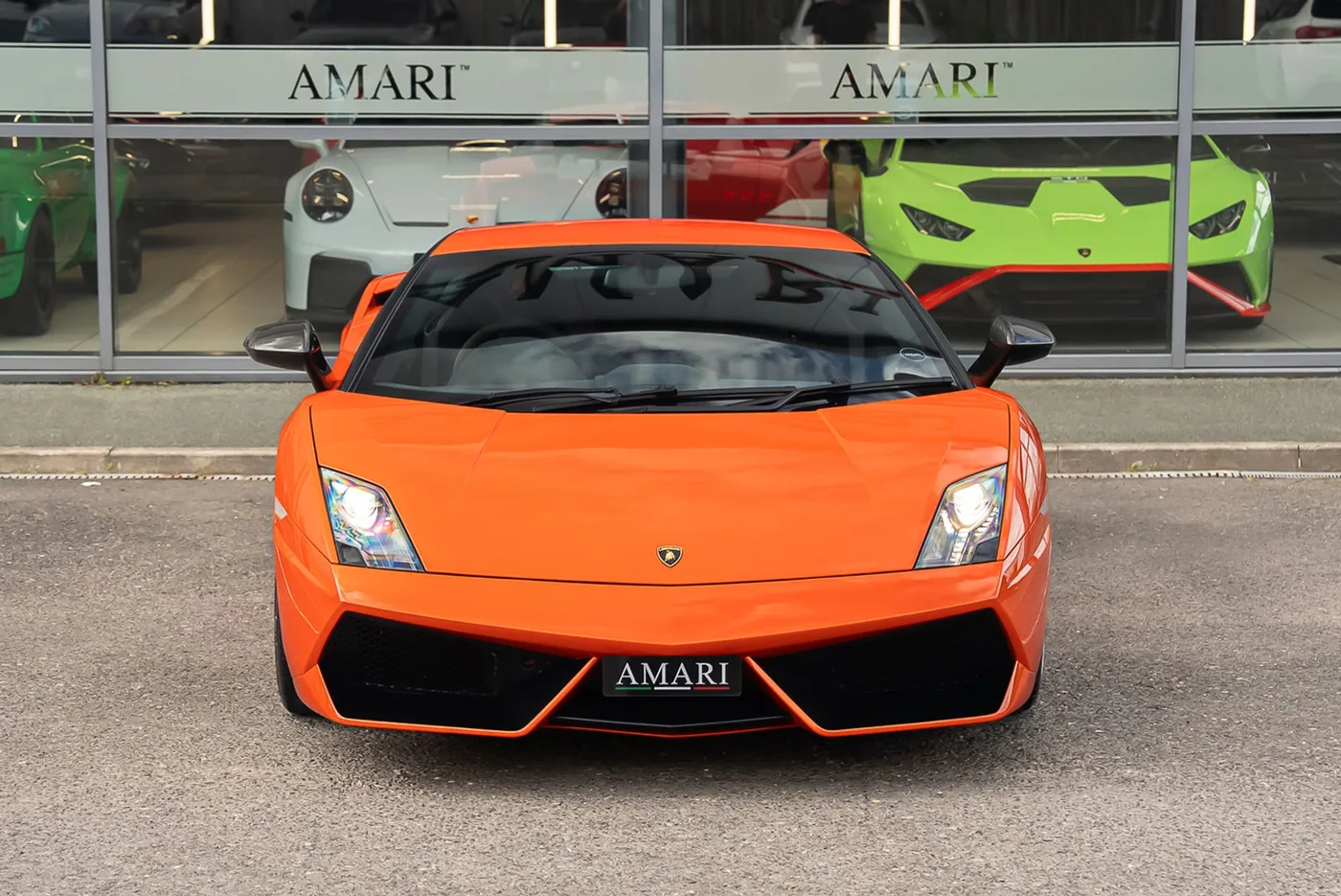 2013 Lamborghini Gallardo LP 570-4 Superleggera offered by a supercar dealer in Preston, United Kingdom, photo 5 of 25