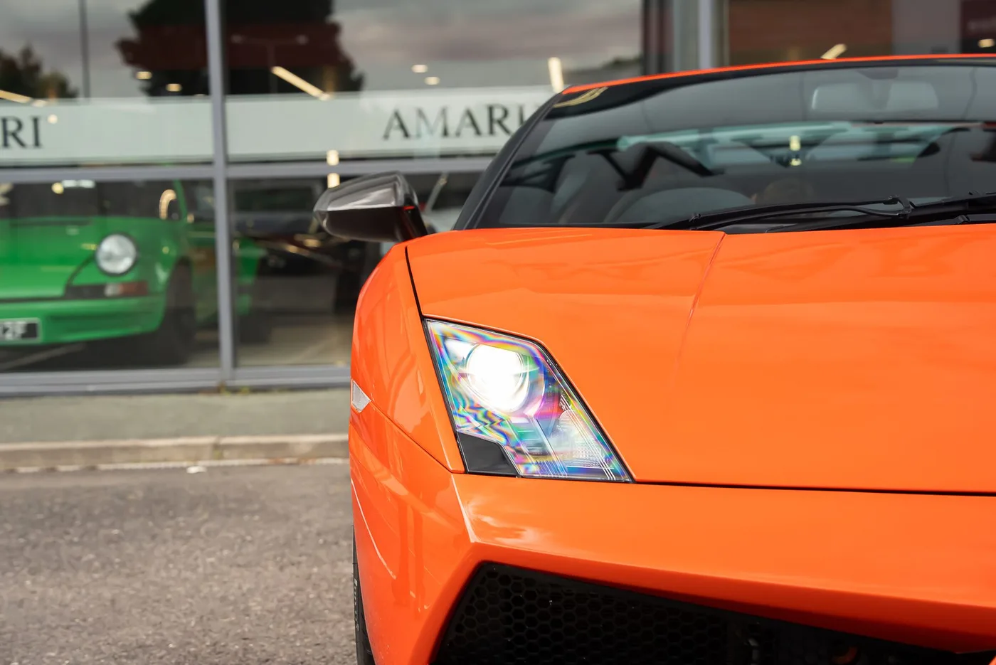 2013 Lamborghini Gallardo LP 570-4 Superleggera offered by a supercar dealer in Preston, United Kingdom, photo 6 of 25
