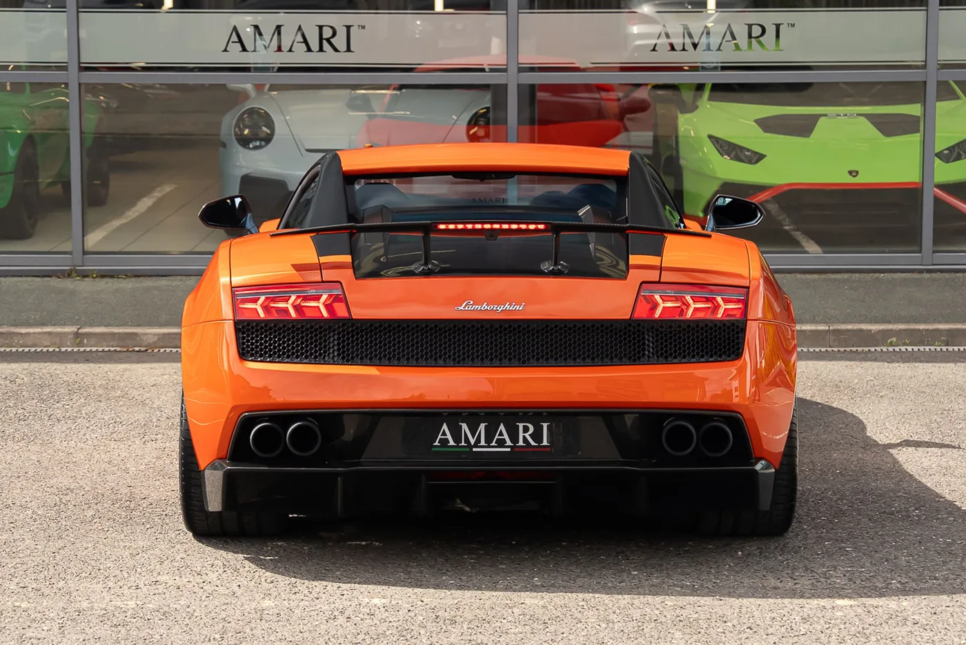 2013 Lamborghini Gallardo LP 570-4 Superleggera offered by a supercar dealer in Preston, United Kingdom, photo 8 of 25