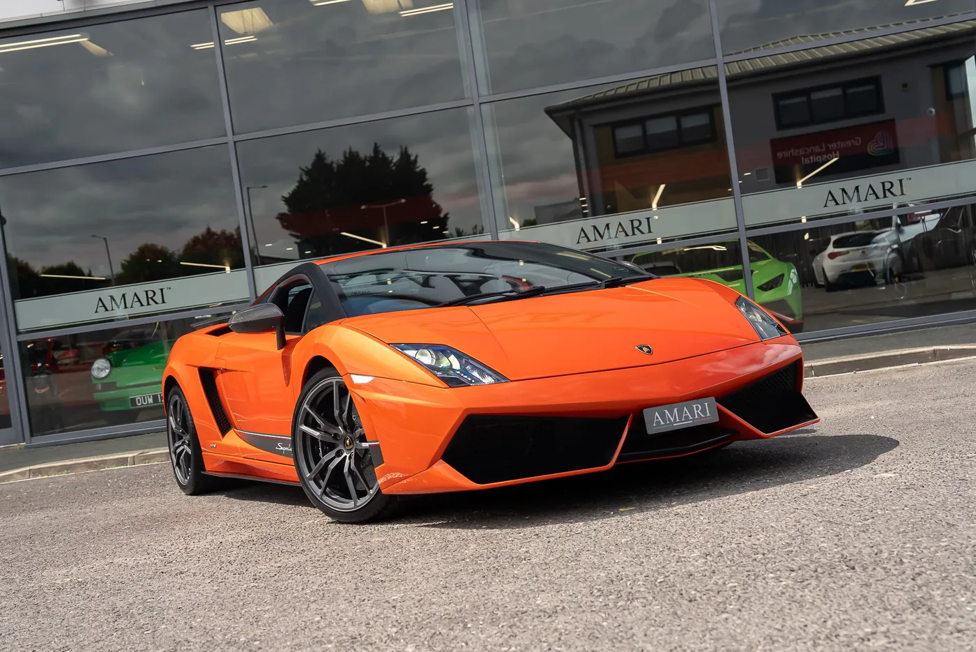 2013 Lamborghini Gallardo LP 570-4 Superleggera offered by a supercar dealer in Preston, United Kingdom, photo 12 of 25