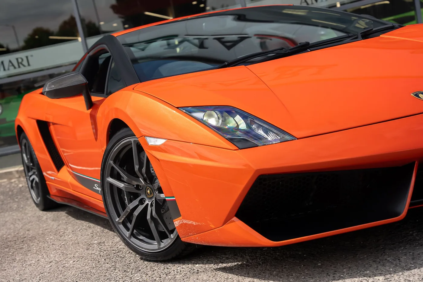 2013 Lamborghini Gallardo LP 570-4 Superleggera offered by a supercar dealer in Preston, United Kingdom, photo 13 of 25