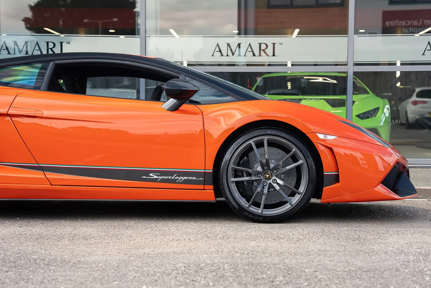 2013 Lamborghini Gallardo LP 570-4 Superleggera offered by a supercar dealer in Preston, United Kingdom, photo 15 of 25