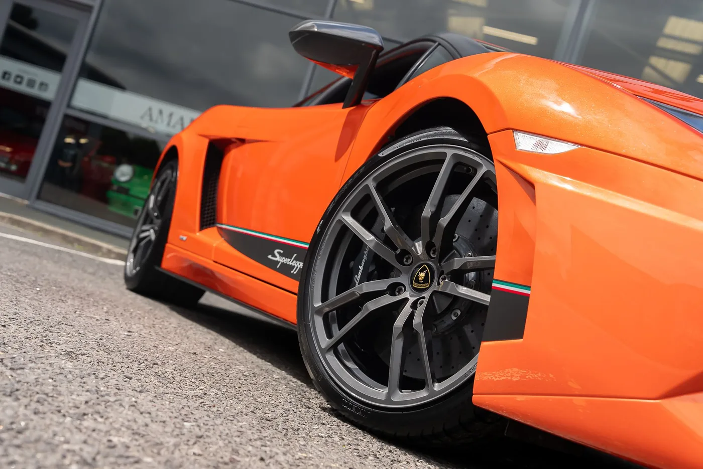 2013 Lamborghini Gallardo LP 570-4 Superleggera offered by a supercar dealer in Preston, United Kingdom, photo 16 of 25