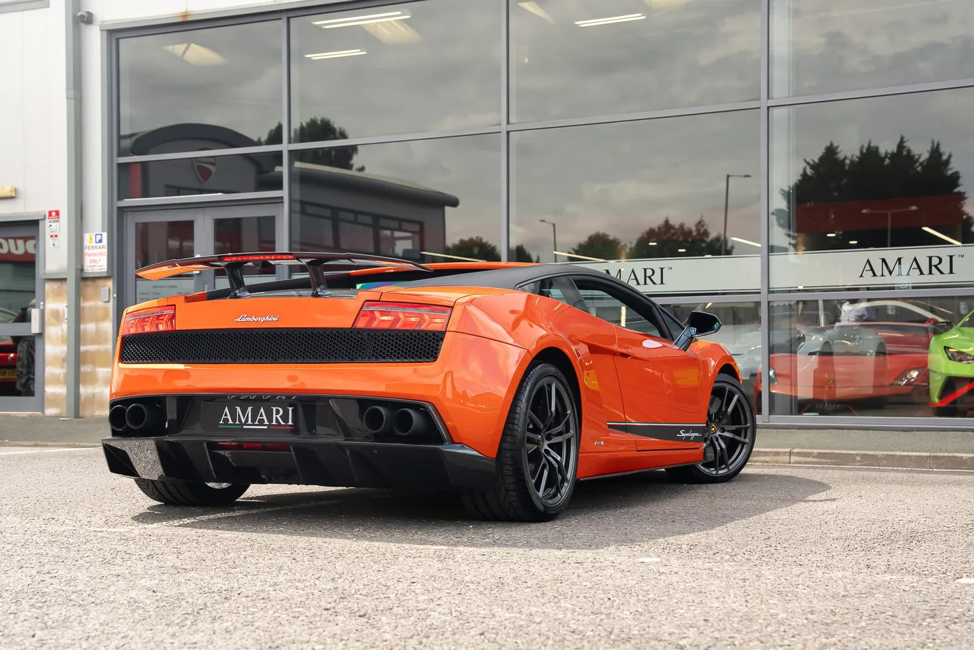 2013 Lamborghini Gallardo LP 570-4 Superleggera offered by a supercar dealer in Preston, United Kingdom, photo 17 of 25