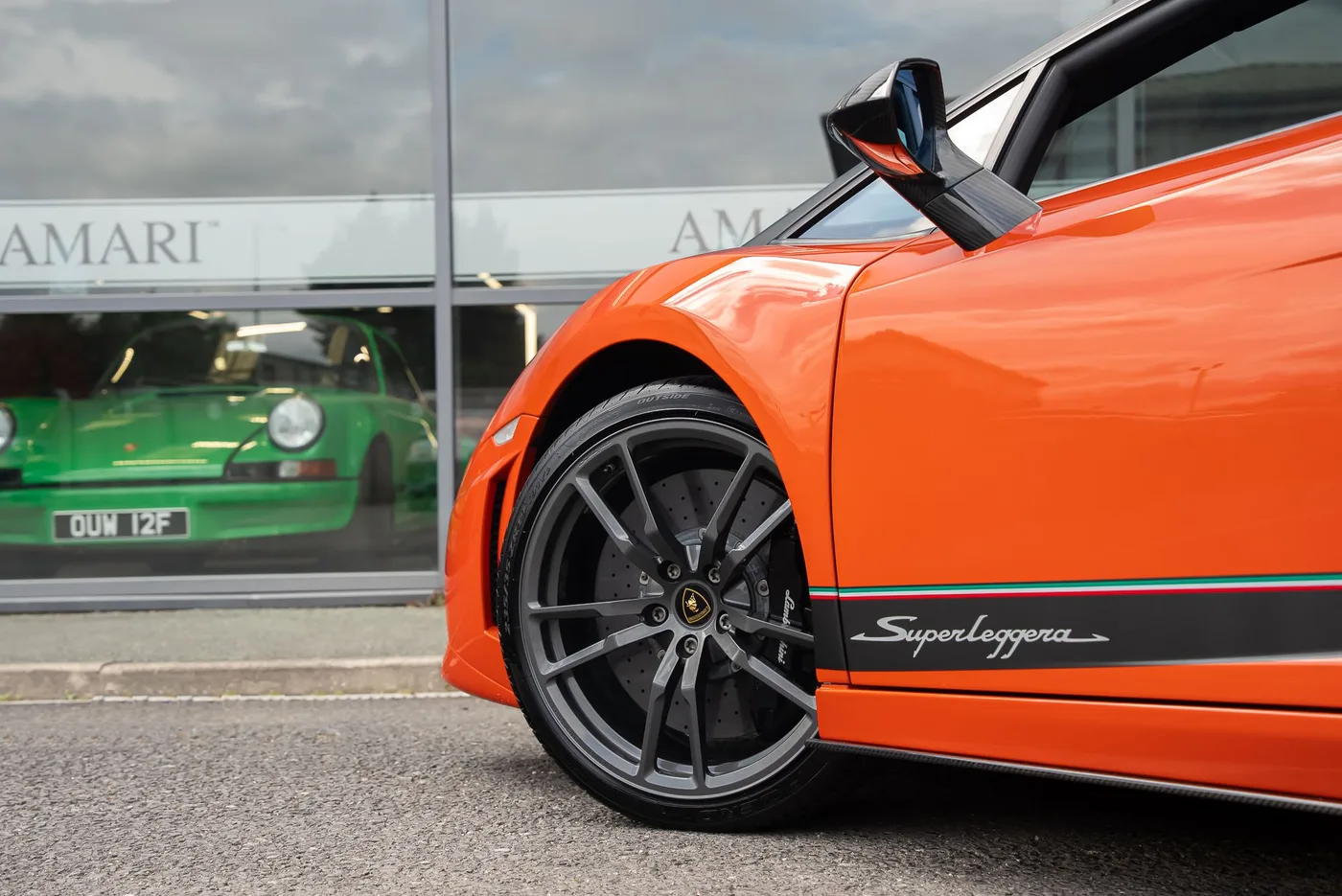 2013 Lamborghini Gallardo LP 570-4 Superleggera offered by a supercar dealer in Preston, United Kingdom, photo 20 of 25