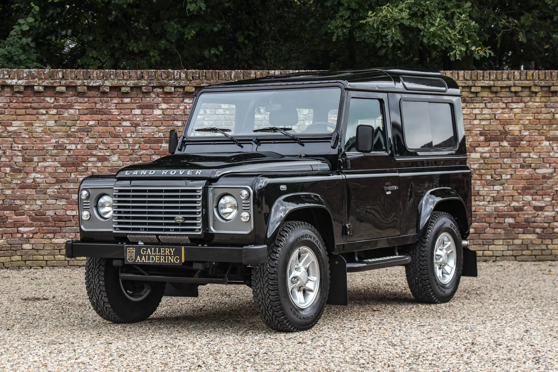 2013 Land Rover Defender 90 Station Wagon offered by a specialist dealer in Brummen, Netherlands, main photo