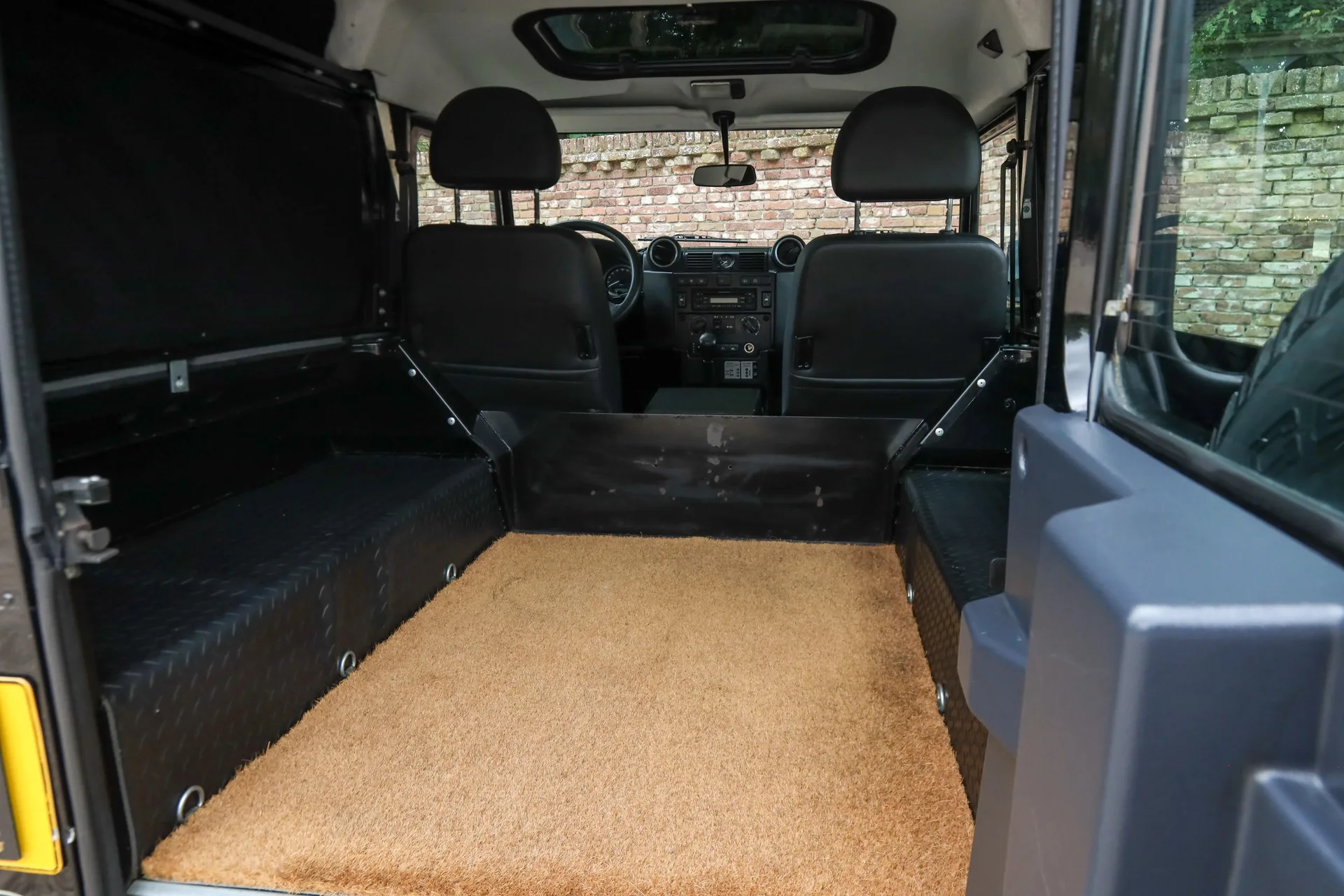 2013 Land Rover Defender 90 Station Wagon, 23/30