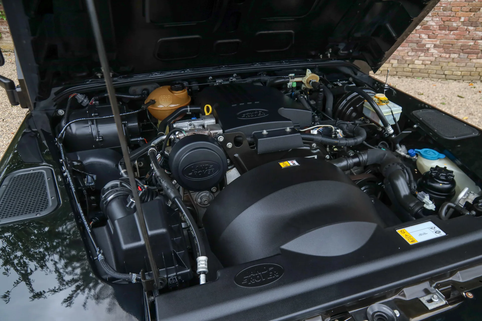2013 Land Rover Defender 90 Station Wagon, 27/30