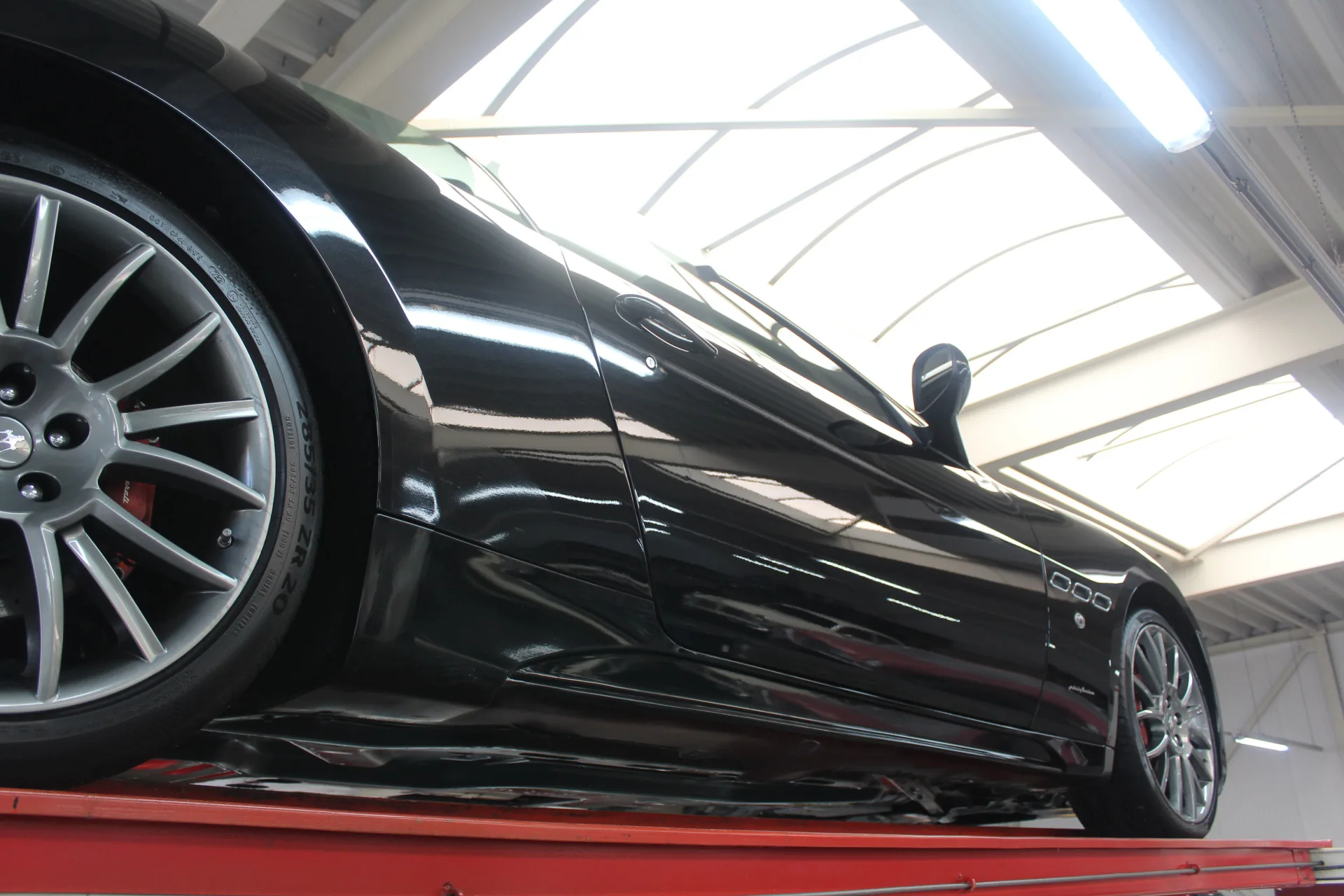 2013 Maserati GranCabrio Sport angeboten von einem Fachhändler in Brummen, Niederlande, Hauptfoto