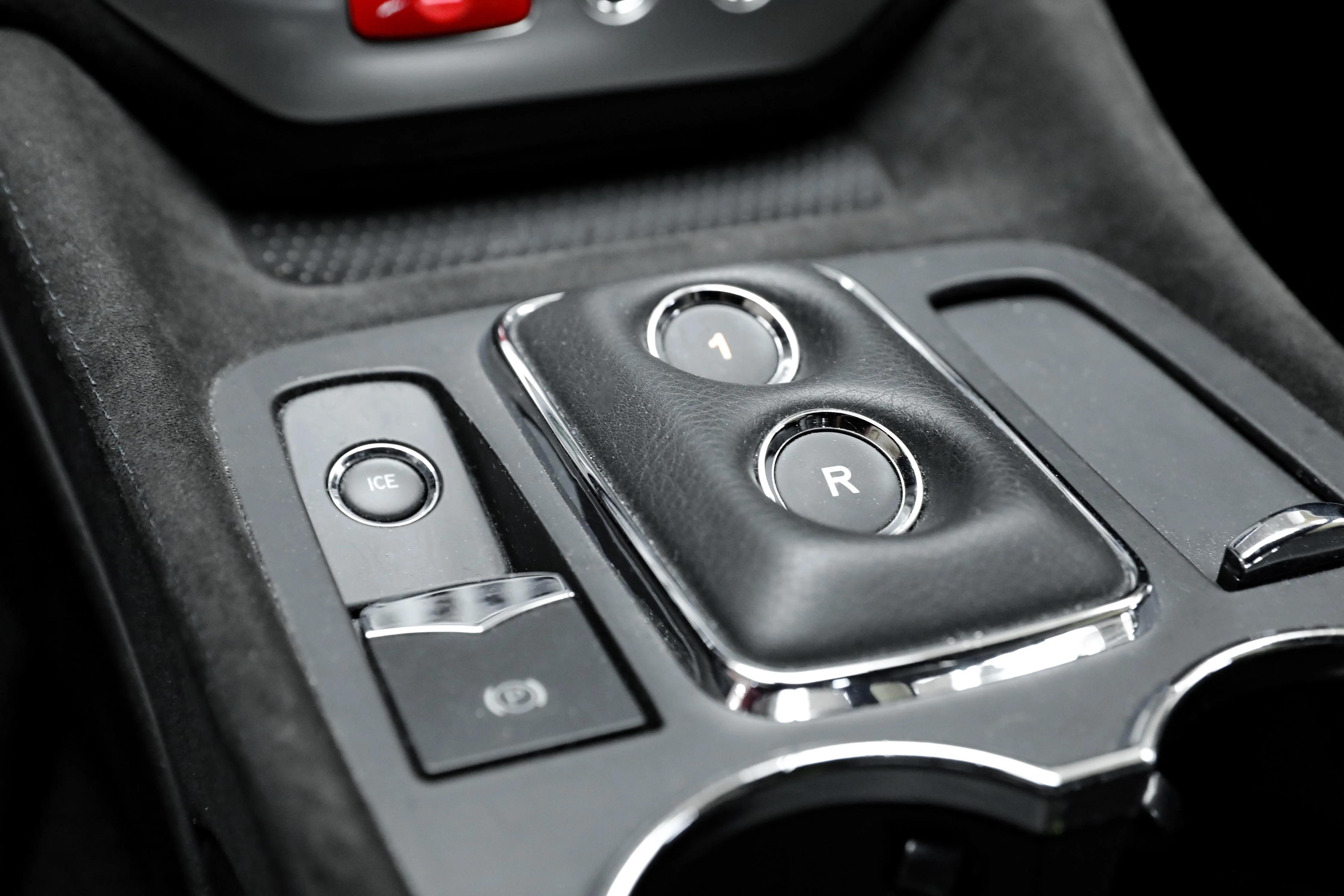 2013 Maserati GranTurismo Sport, 23/24