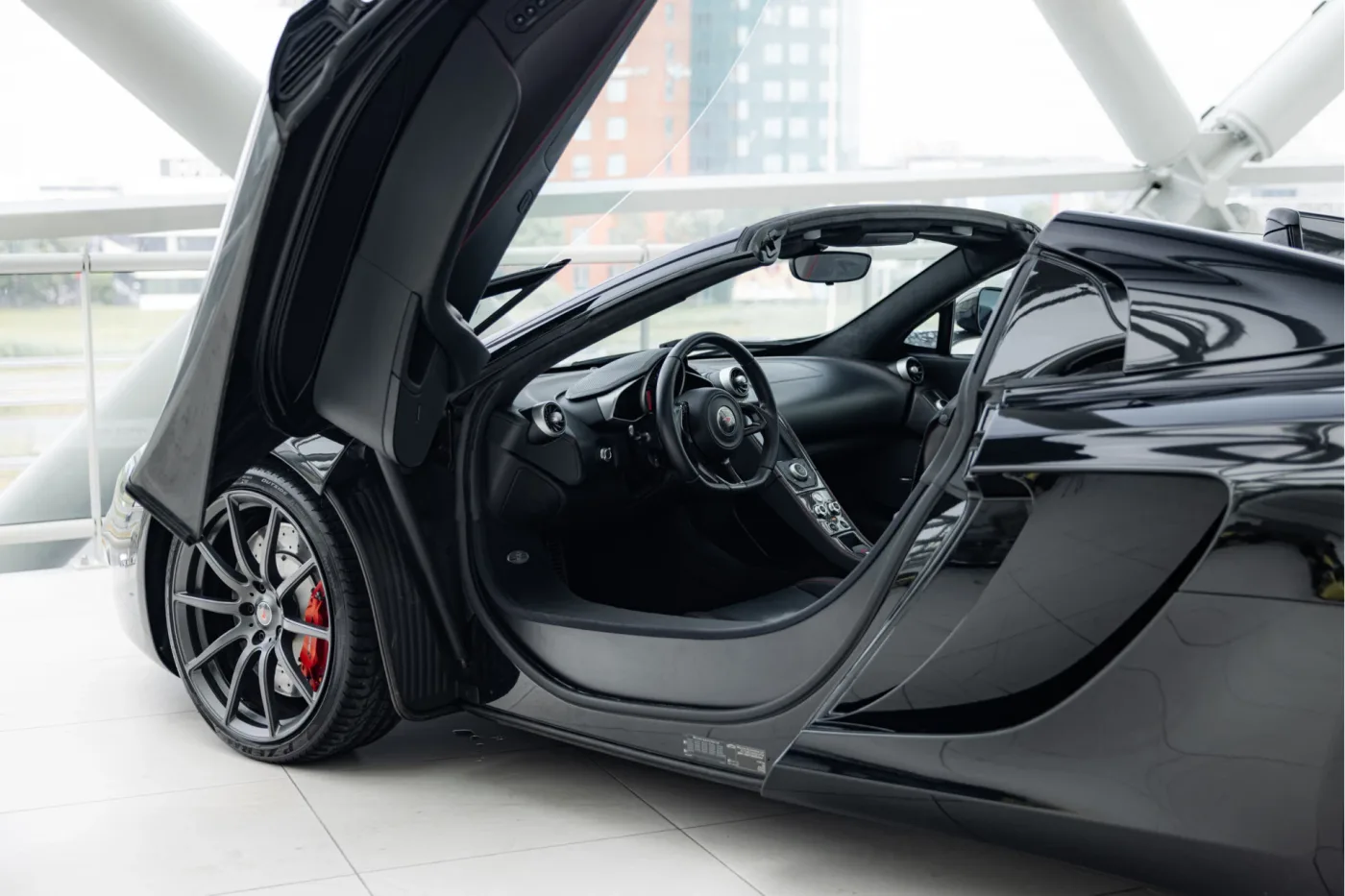 2013 McLaren MP4-12C Spider angeboten von einem offiziellen McLaren und Morgan-Vertragshändler in Utrecht, Niederlande, Foto 15 von 25