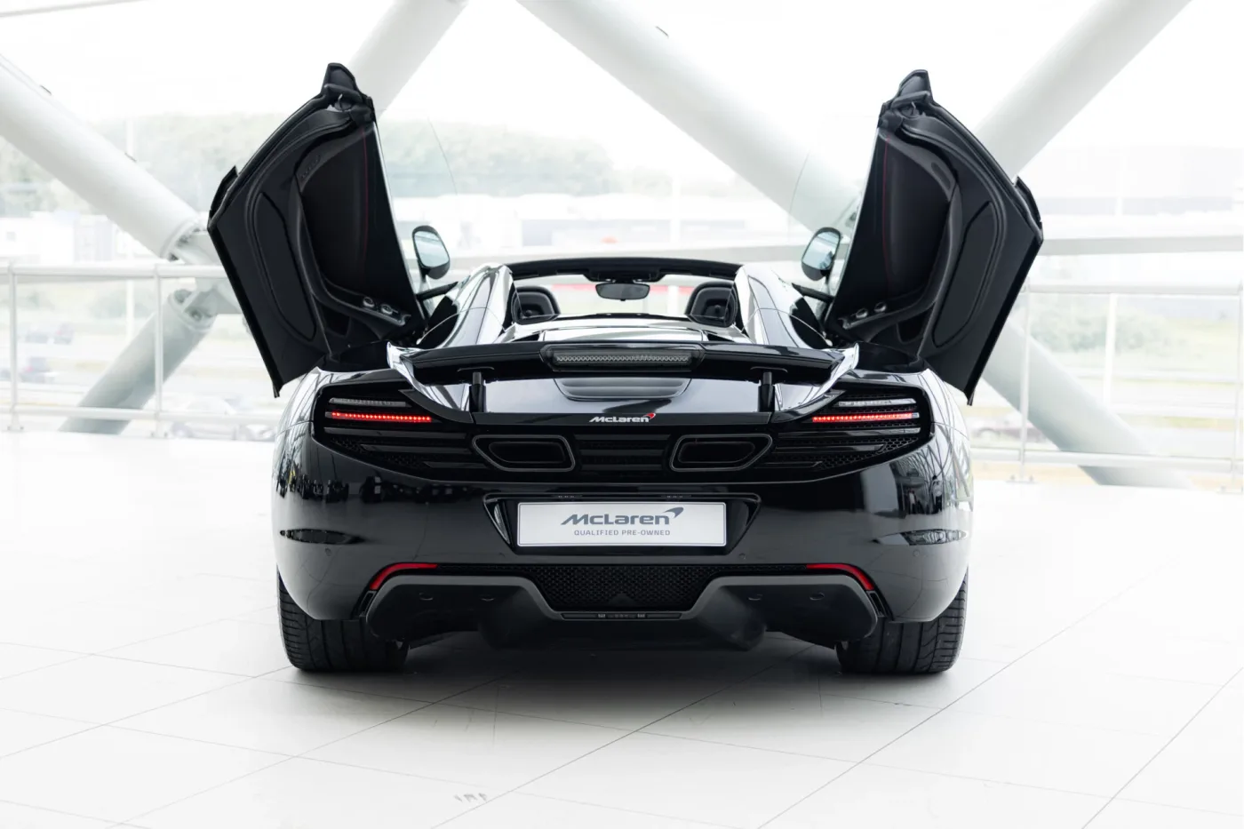 2013 McLaren MP4-12C Spider angeboten von einem offiziellen McLaren und Morgan-Vertragshändler in Utrecht, Niederlande, Foto 16 von 25