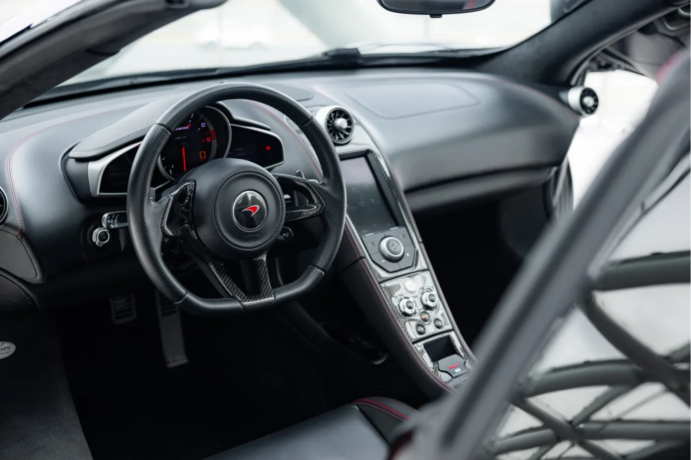 2013 McLaren MP4-12C Spider angeboten von einem offiziellen McLaren und Morgan-Vertragshändler in Utrecht, Niederlande, Foto 18 von 25