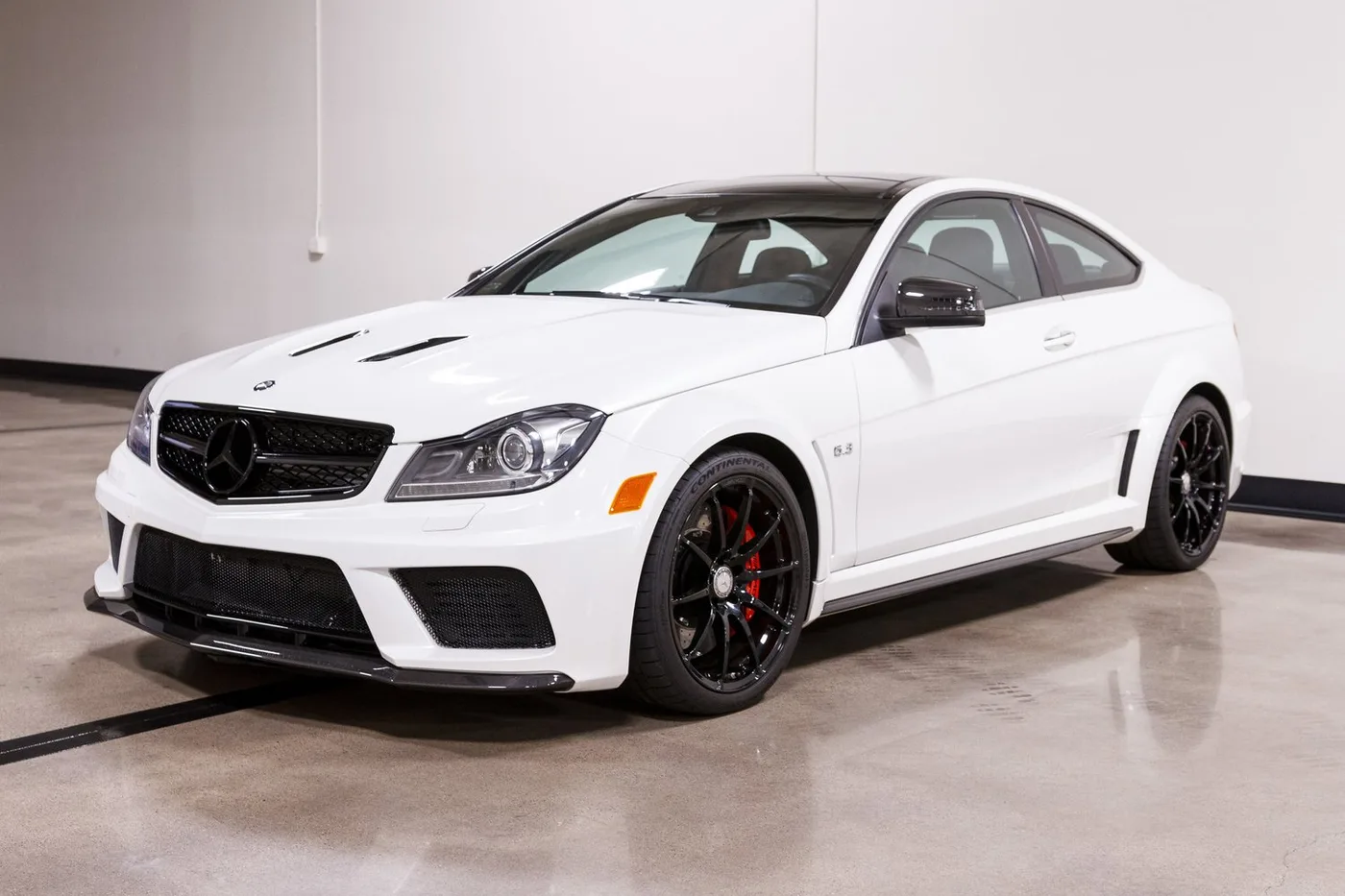 2013 Mercedes-AMG C 63 Black Series vendue par un concessionnaire spécialisé à Costa Mesa, États-Unis, photo 4 sur 15